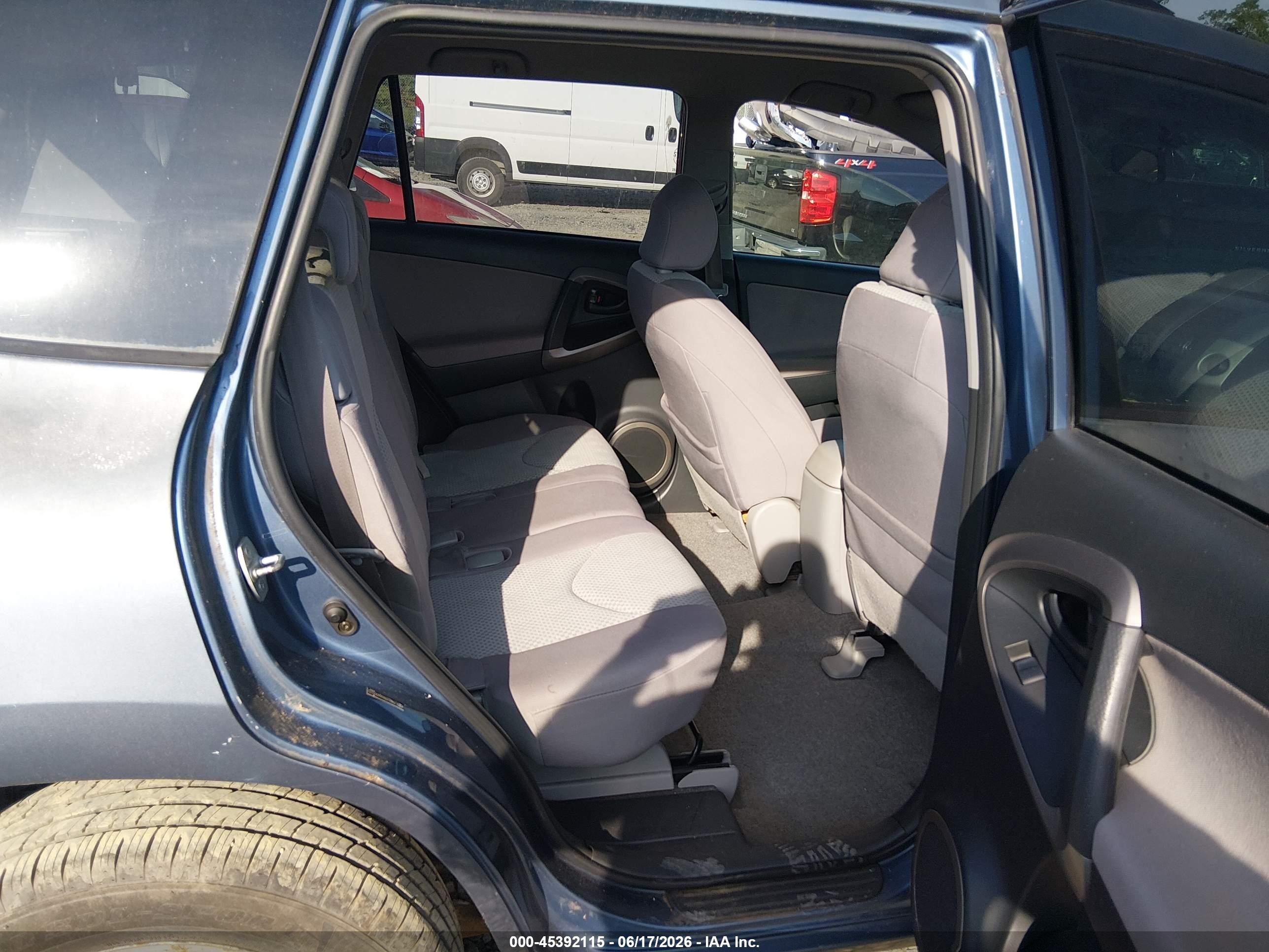 2006 Toyota Rav4   Blue vin: JTMBD33V666005232