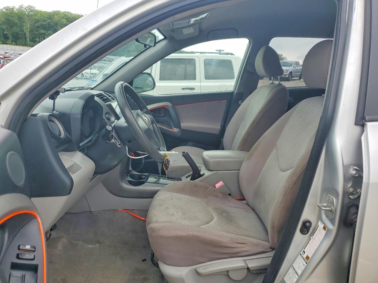 2006 Toyota Rav4 Base Silver vin: JTMBD33V666010379