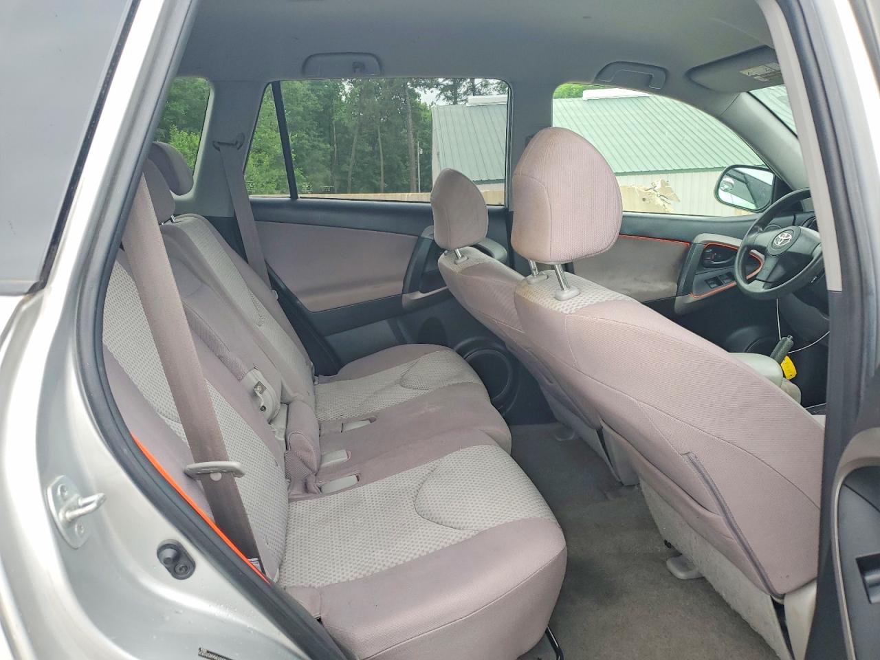 2006 Toyota Rav4 Base Silver vin: JTMBD33V666010379