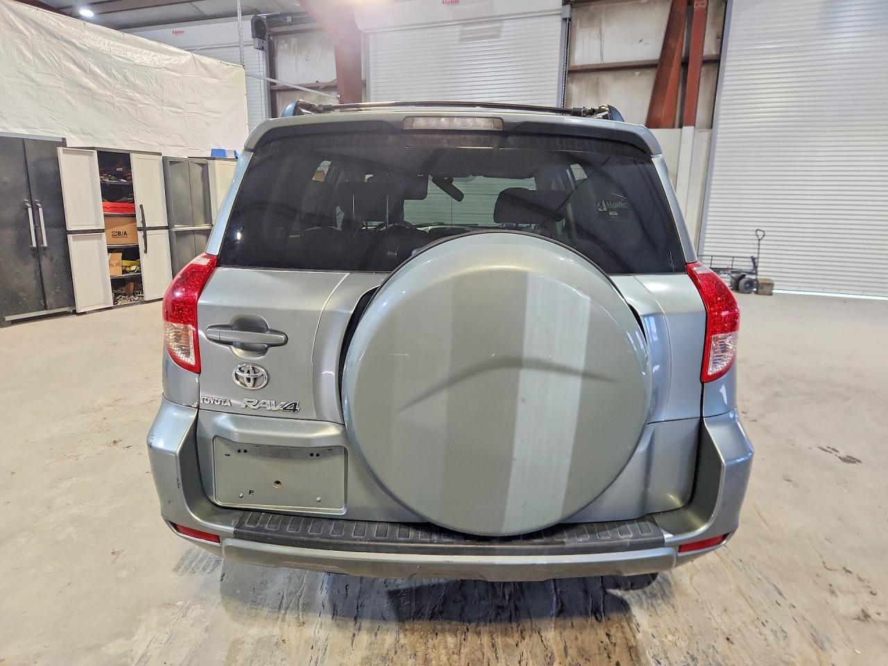 2006 Toyota Rav4 Base Gray vin: JTMBD33V666014612
