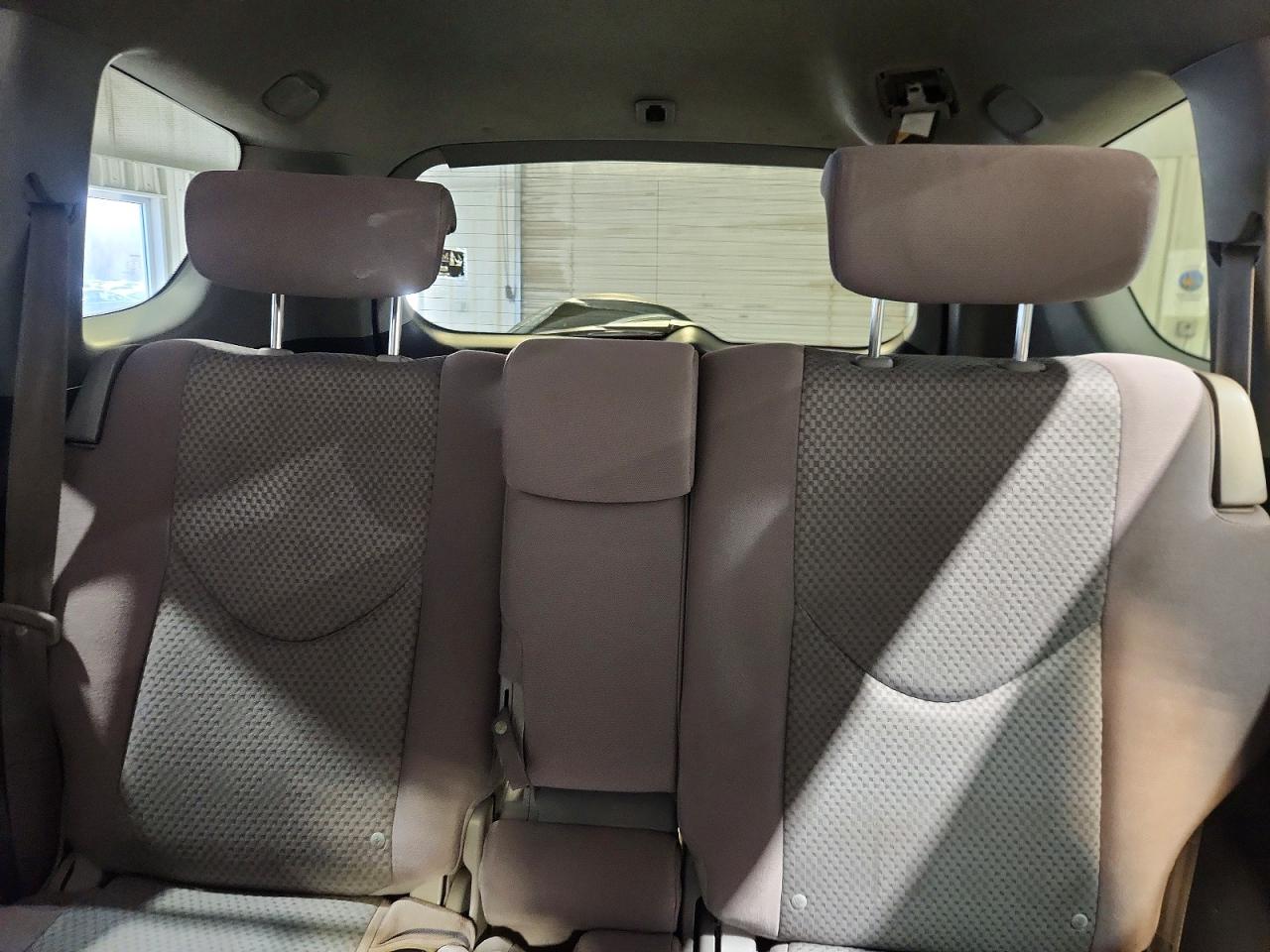 2006 Toyota Rav4 Base Gray vin: JTMBD33V666014612
