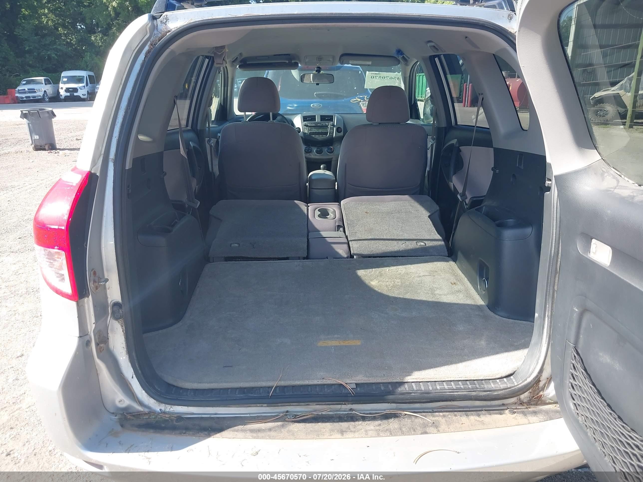 2007 Toyota Rav4   Silver vin: JTMBD33V675058262