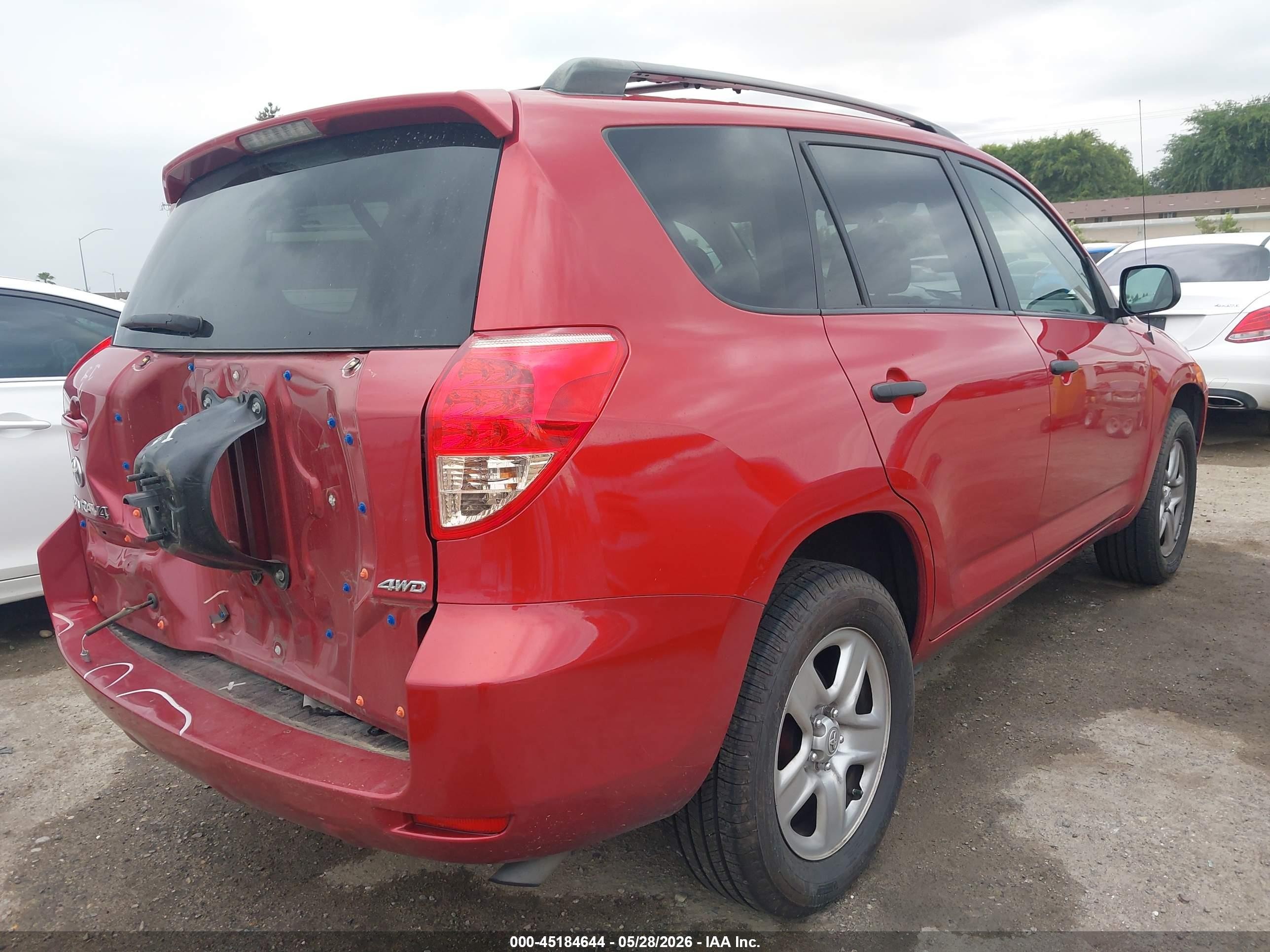 2007 Toyota Rav4   Red vin: JTMBD33V675068838