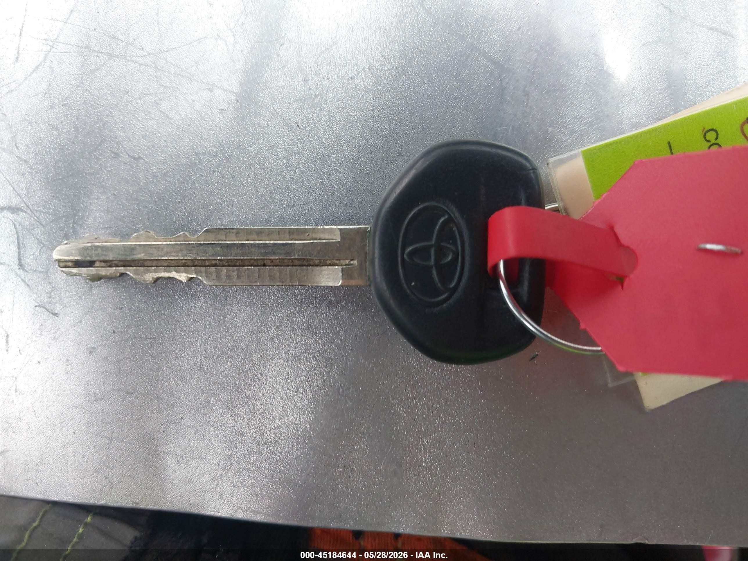 2007 Toyota Rav4   Red vin: JTMBD33V675068838