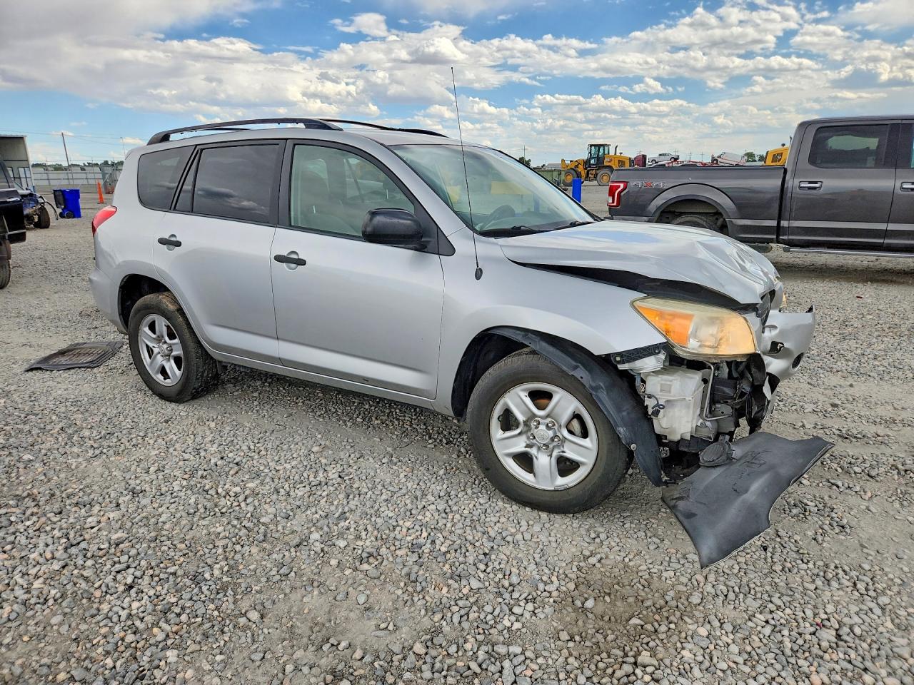 2007 Toyota Rav4 Base Silver vin: JTMBD33V676035381