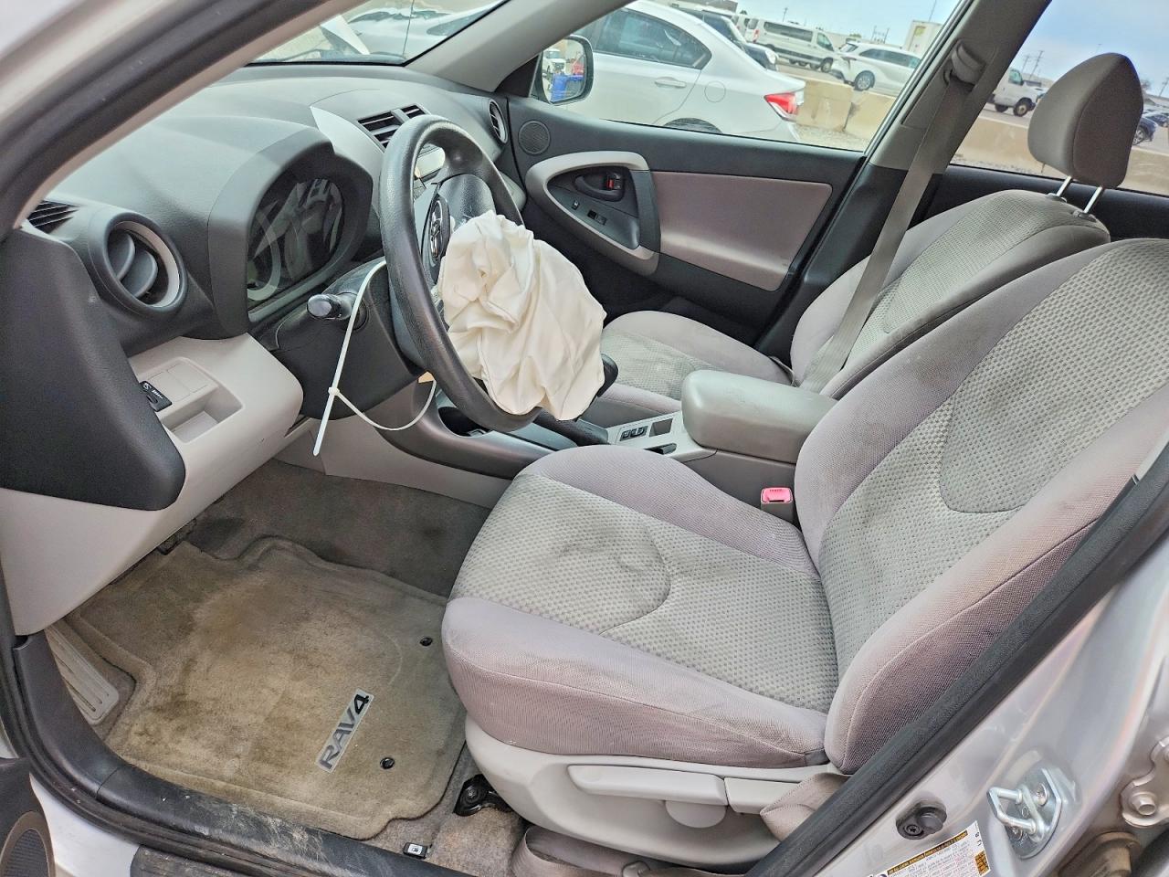 2007 Toyota Rav4 Base Silver vin: JTMBD33V676035381