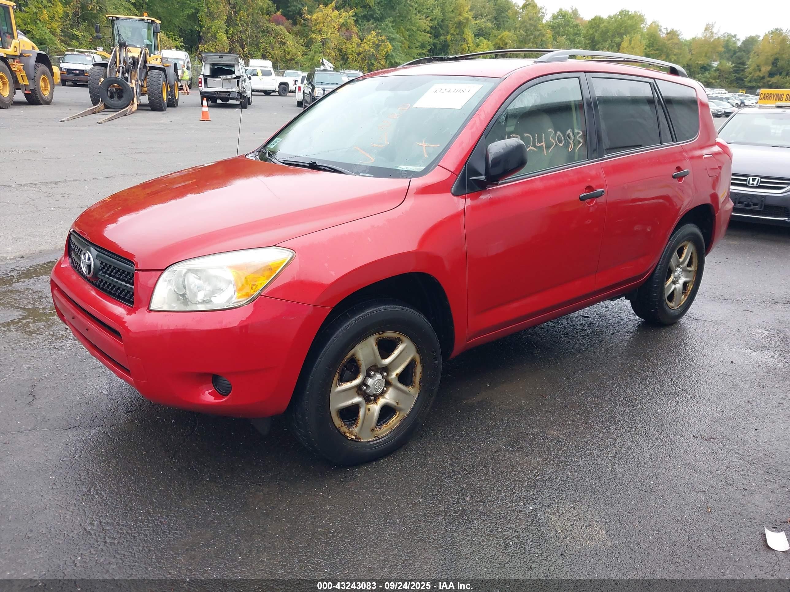 2008 Toyota Rav4   Red vin: JTMBD33V685192531
