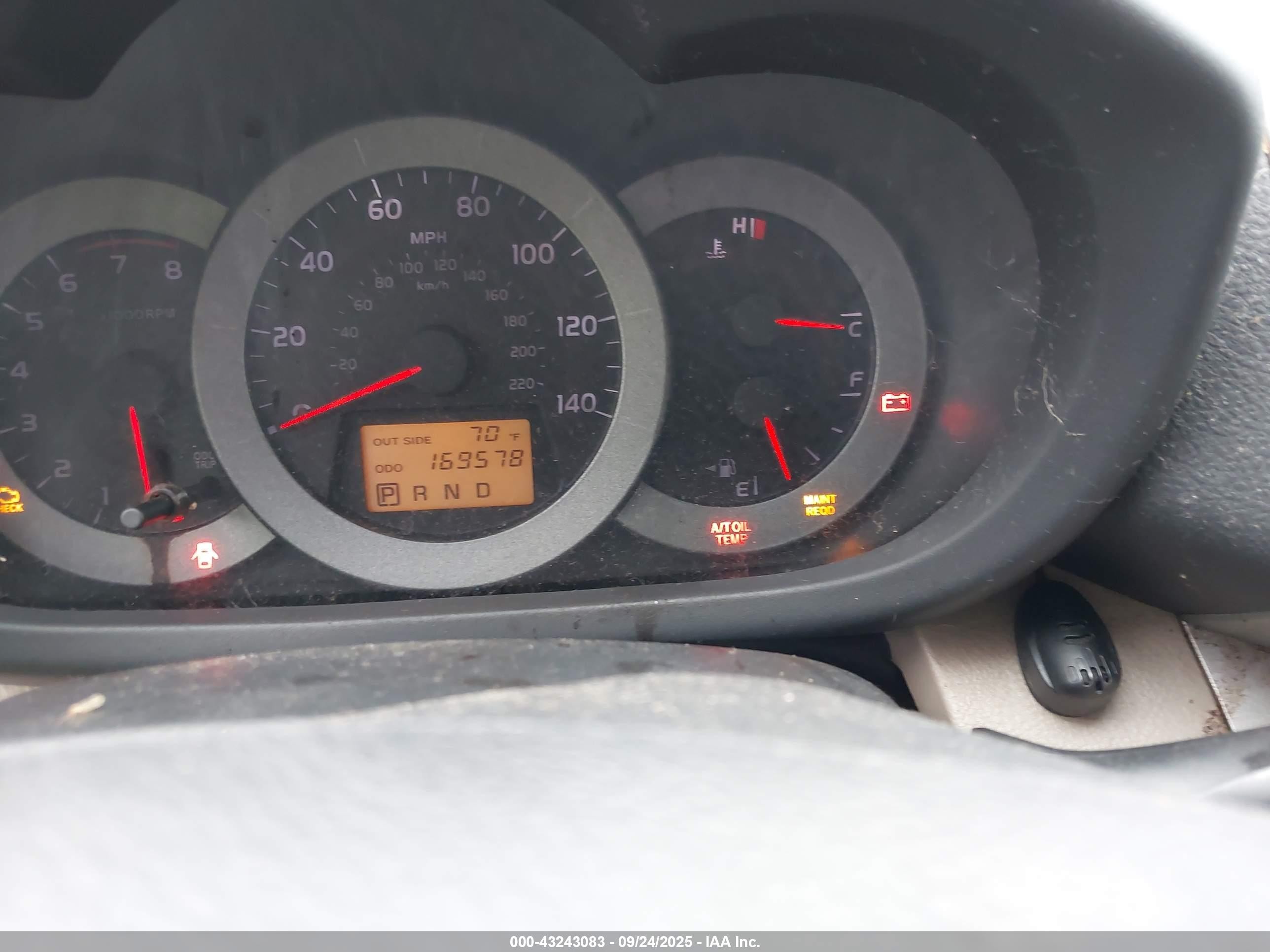 2008 Toyota Rav4   Red vin: JTMBD33V685192531