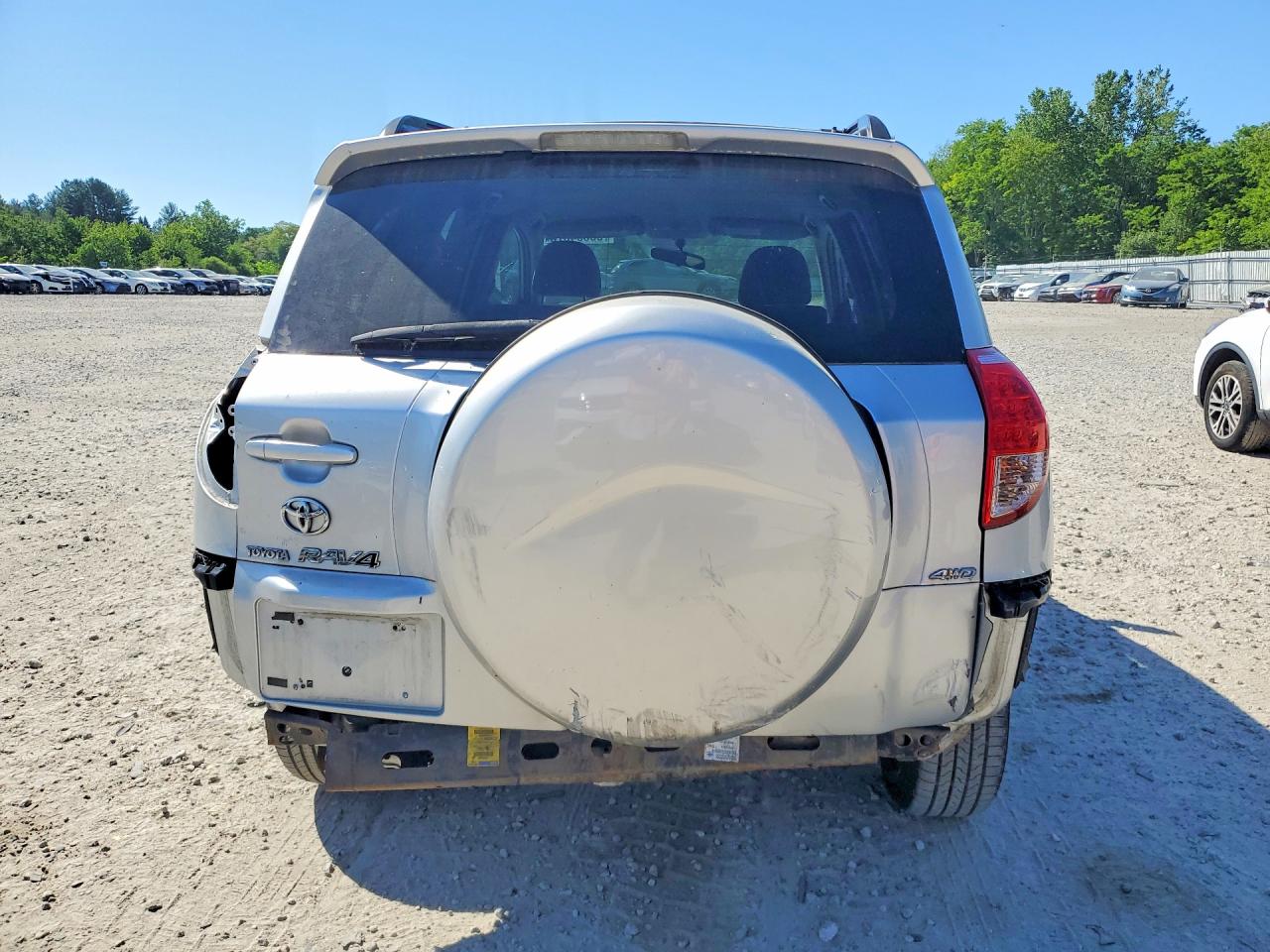 2008 Toyota Rav4 Base Серебряный vin: JTMBD33V685203575