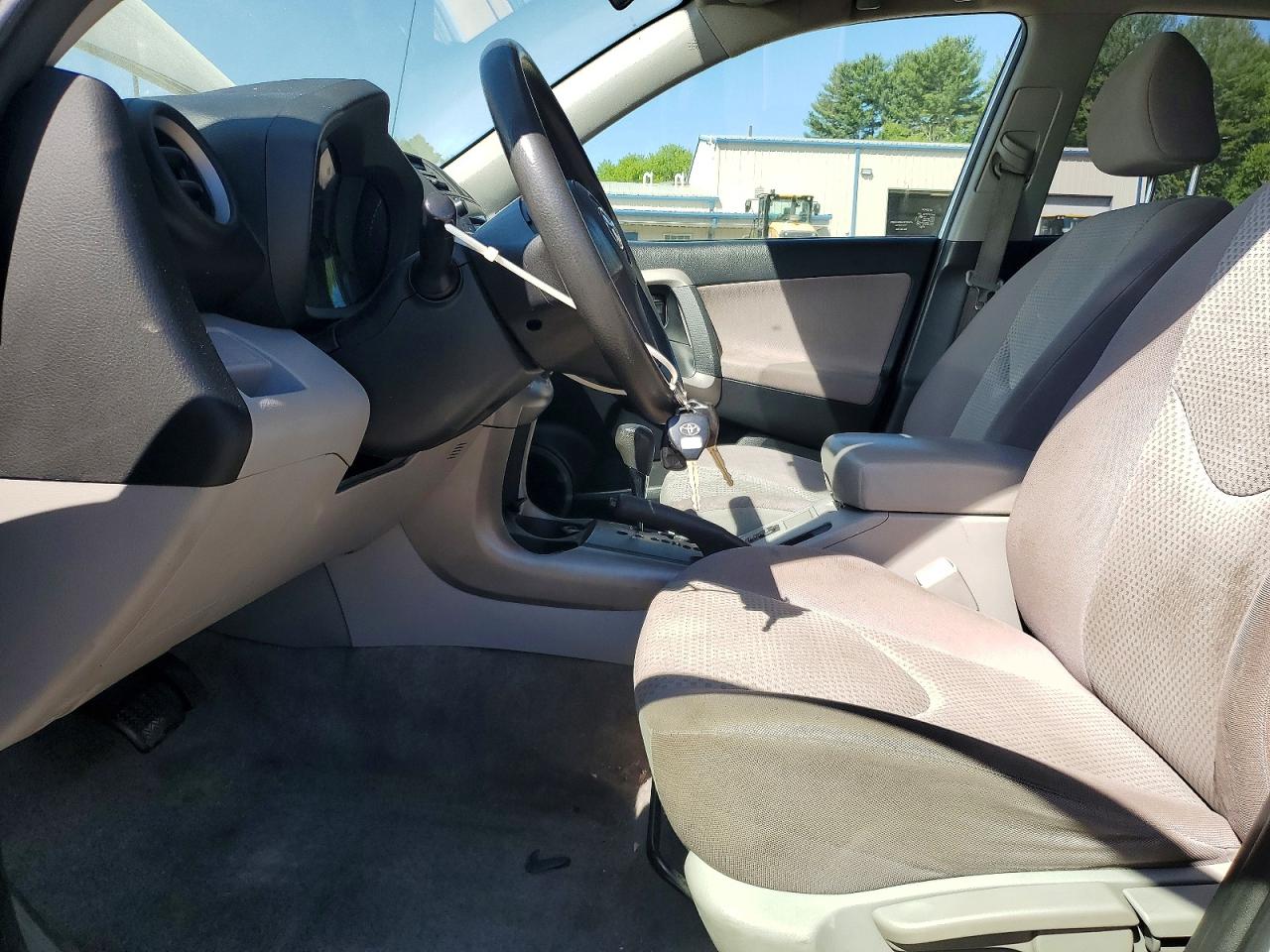 2008 Toyota Rav4 Base Серебряный vin: JTMBD33V685203575