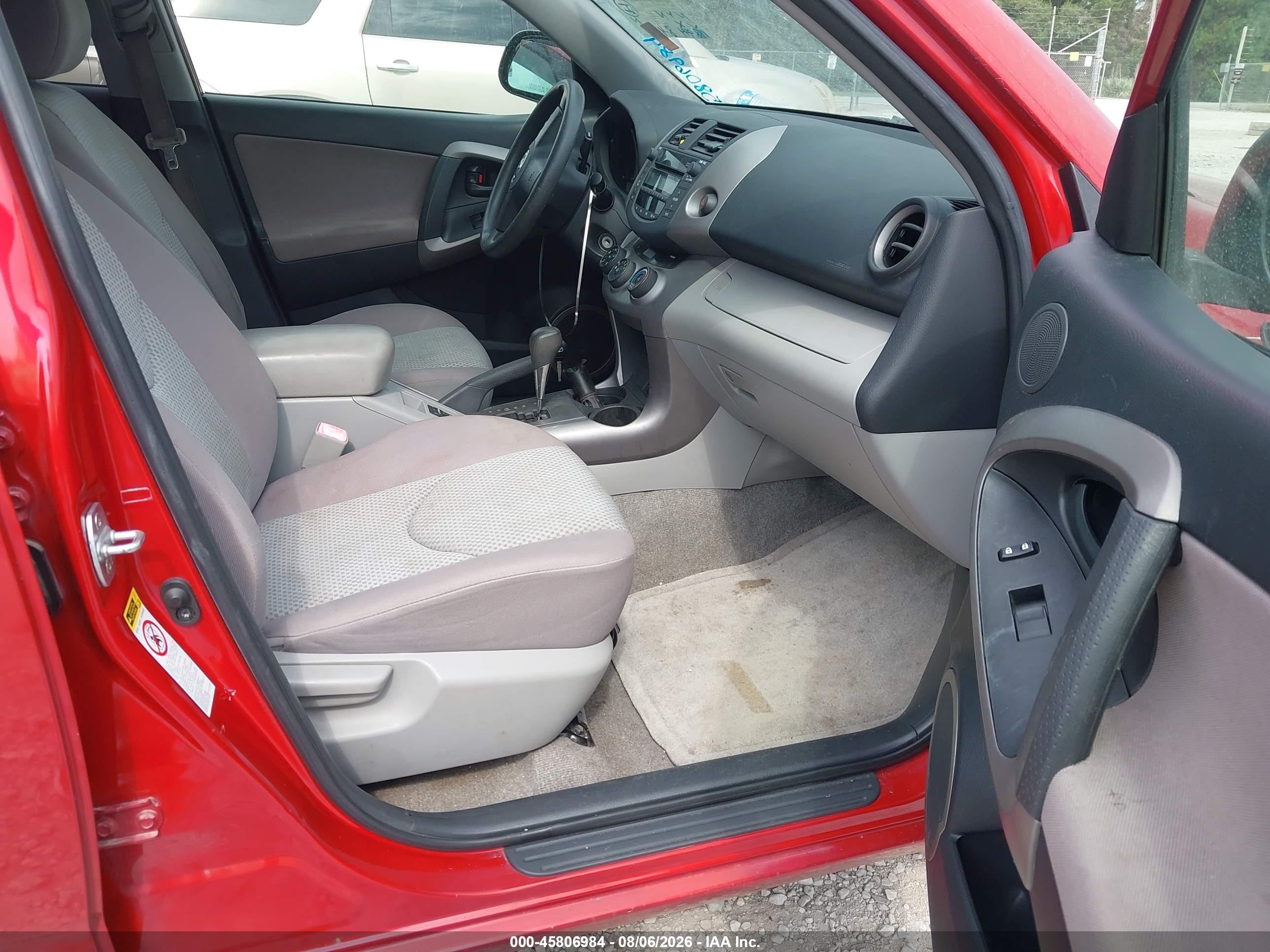 2008 Toyota Rav4   Red vin: JTMBD33V686077065