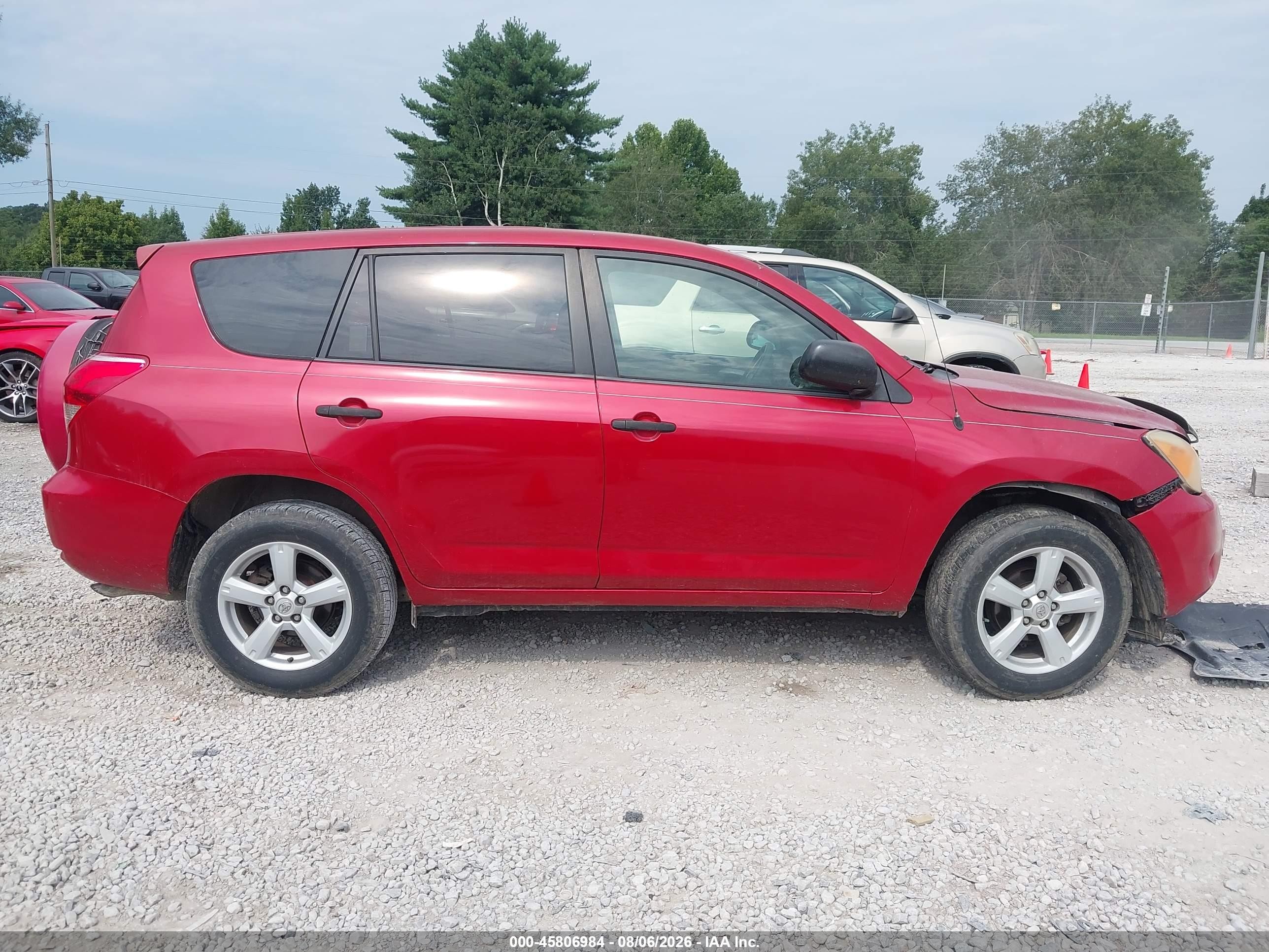 2008 Toyota Rav4   Red vin: JTMBD33V686077065