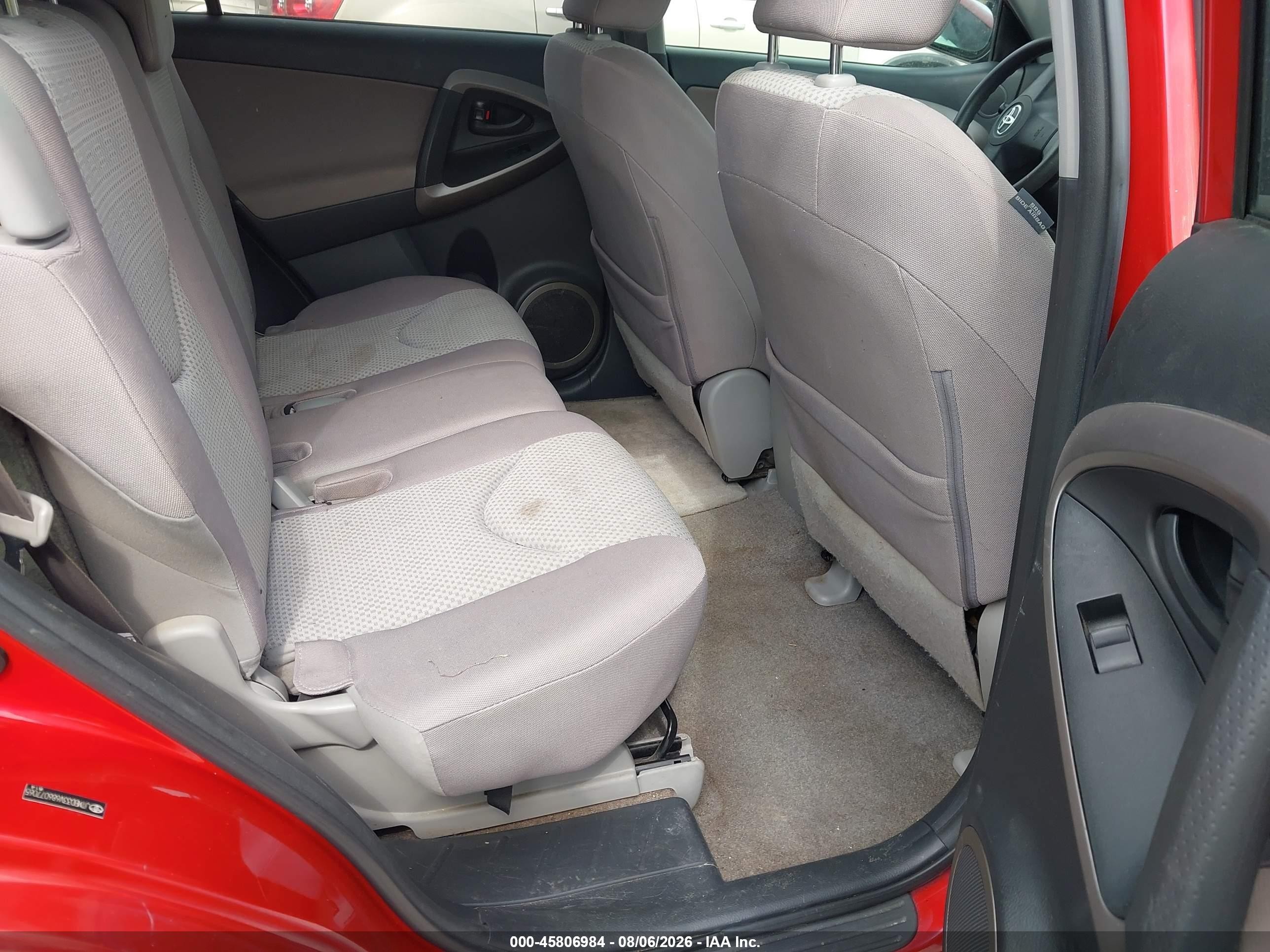 2008 Toyota Rav4   Red vin: JTMBD33V686077065
