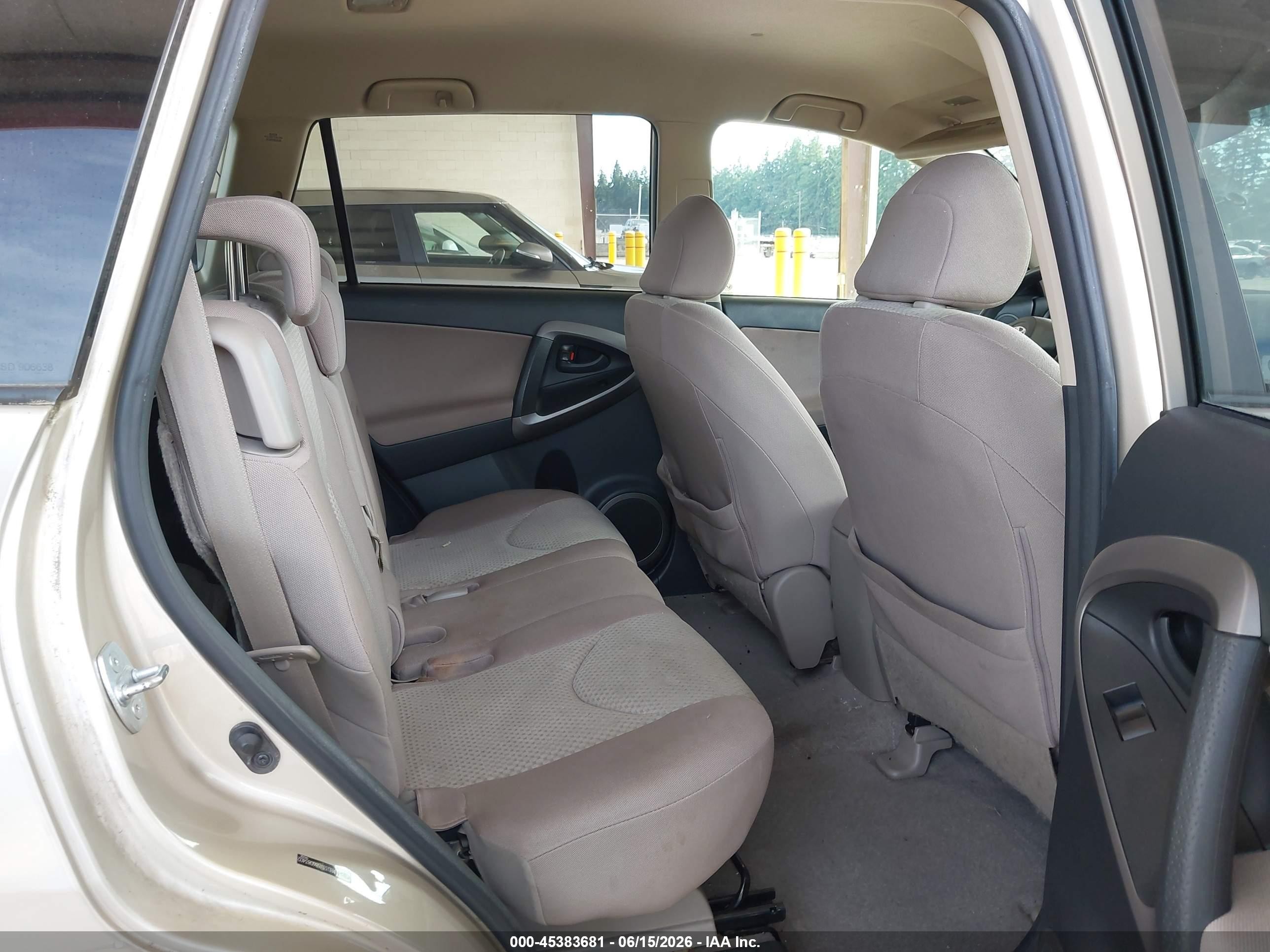2008 Toyota Rav4   Beige vin: JTMBD33V686083402