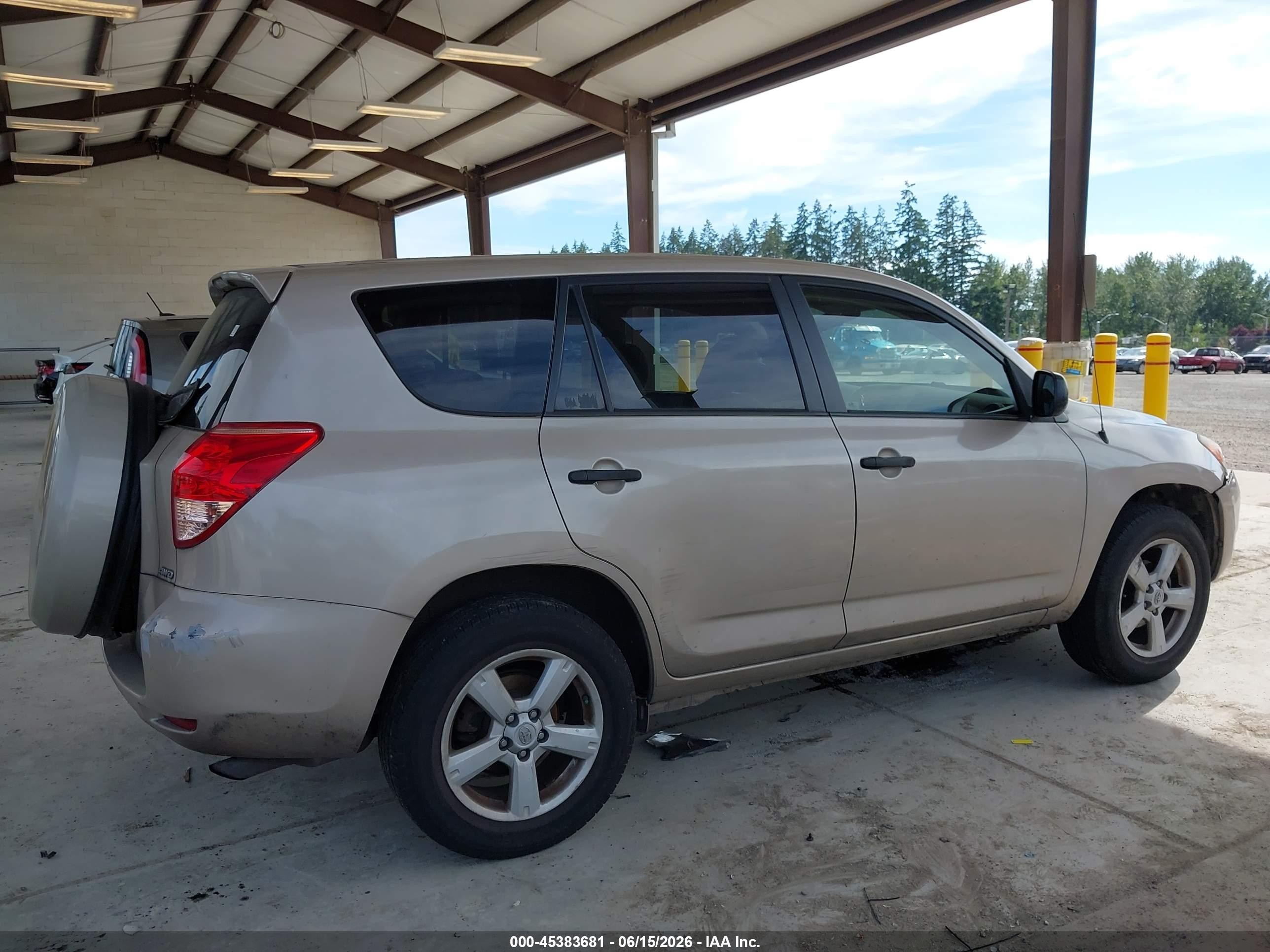 2008 Toyota Rav4   Beige vin: JTMBD33V686083402