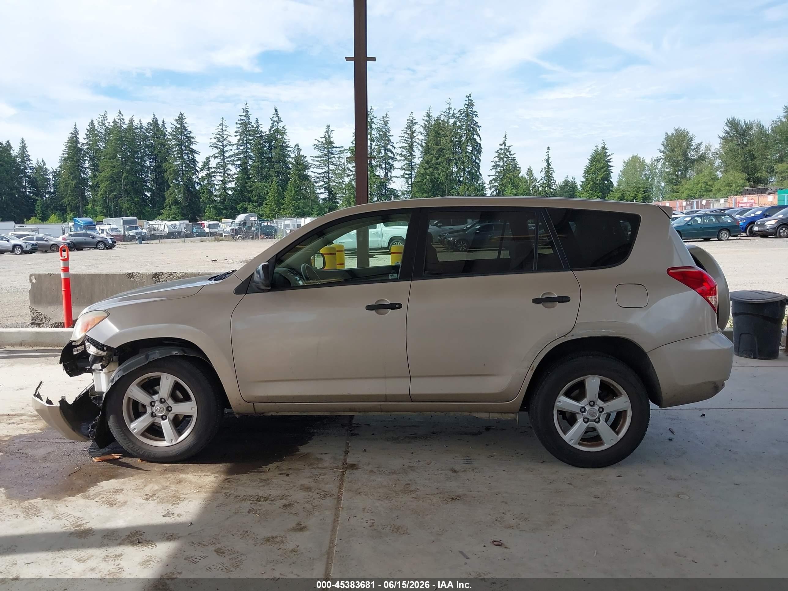 2008 Toyota Rav4   Beige vin: JTMBD33V686083402