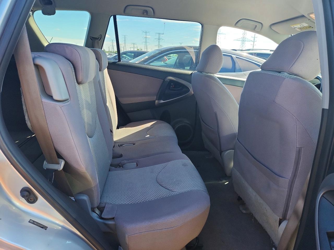 2006 Toyota Rav4 Base Серый vin: JTMBD33V765012938