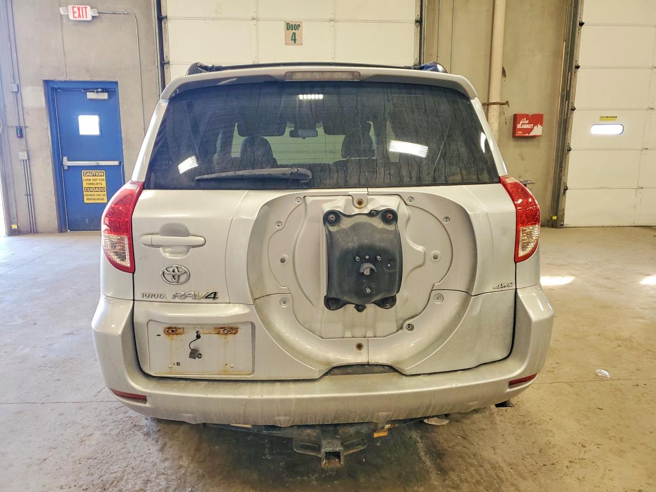 2006 Toyota Rav4 Серебряный vin: JTMBD33V765046281