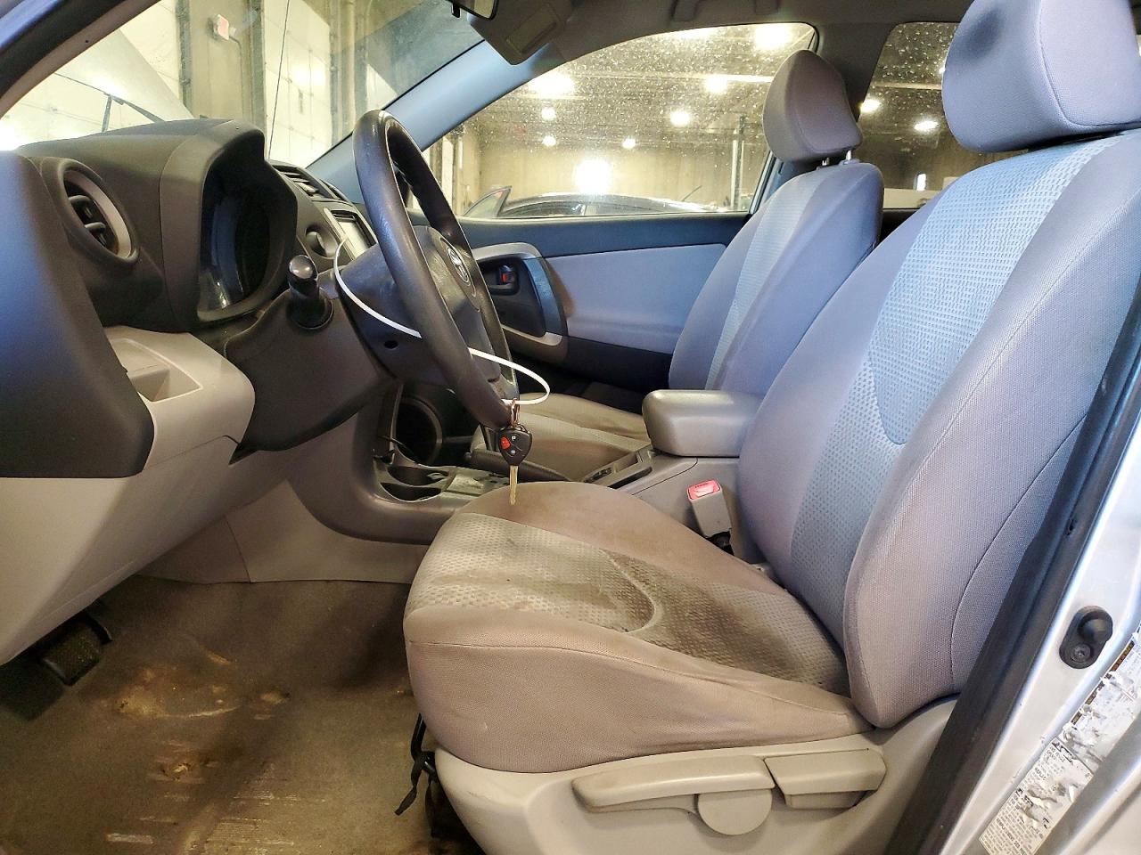 2006 Toyota Rav4 Серебряный vin: JTMBD33V765046281