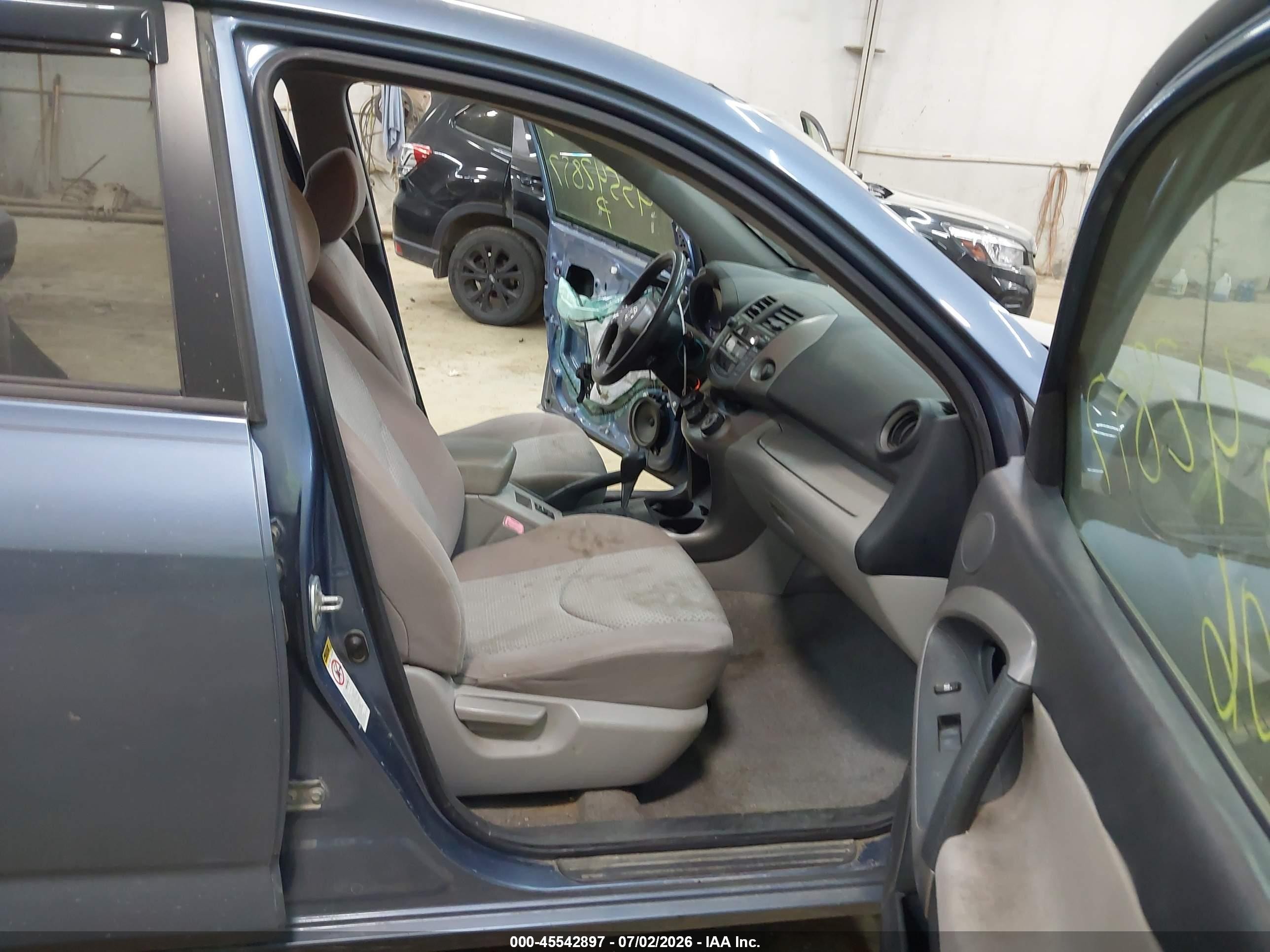 2006 Toyota Rav4   Blue vin: JTMBD33V766008754