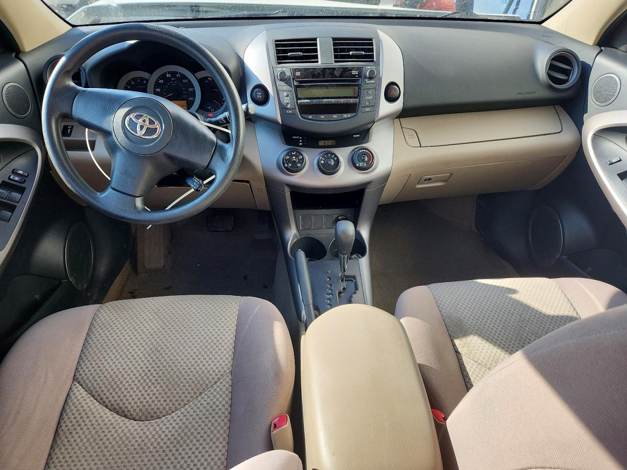 2006 Toyota Rav4 Base White vin: JTMBD33V766010715
