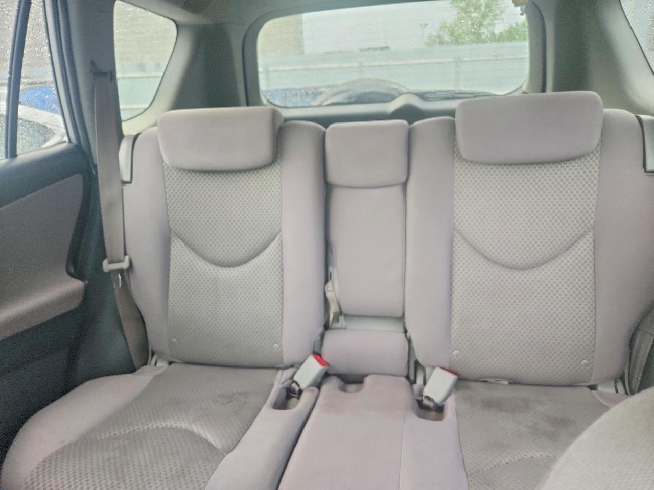 2007 Toyota Rav4 Base Silver vin: JTMBD33V776038130