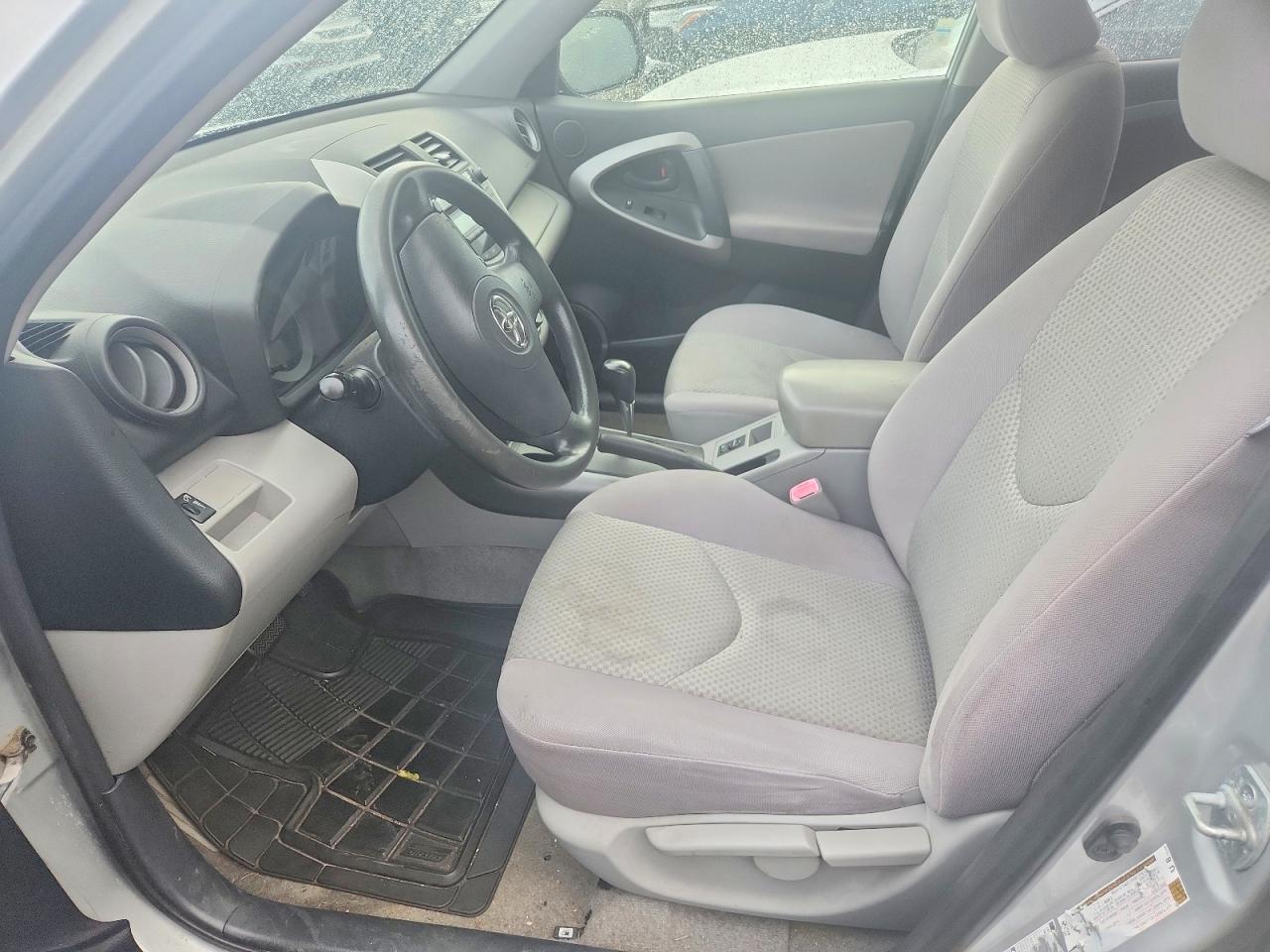 2007 Toyota Rav4 Base Silver vin: JTMBD33V776038130