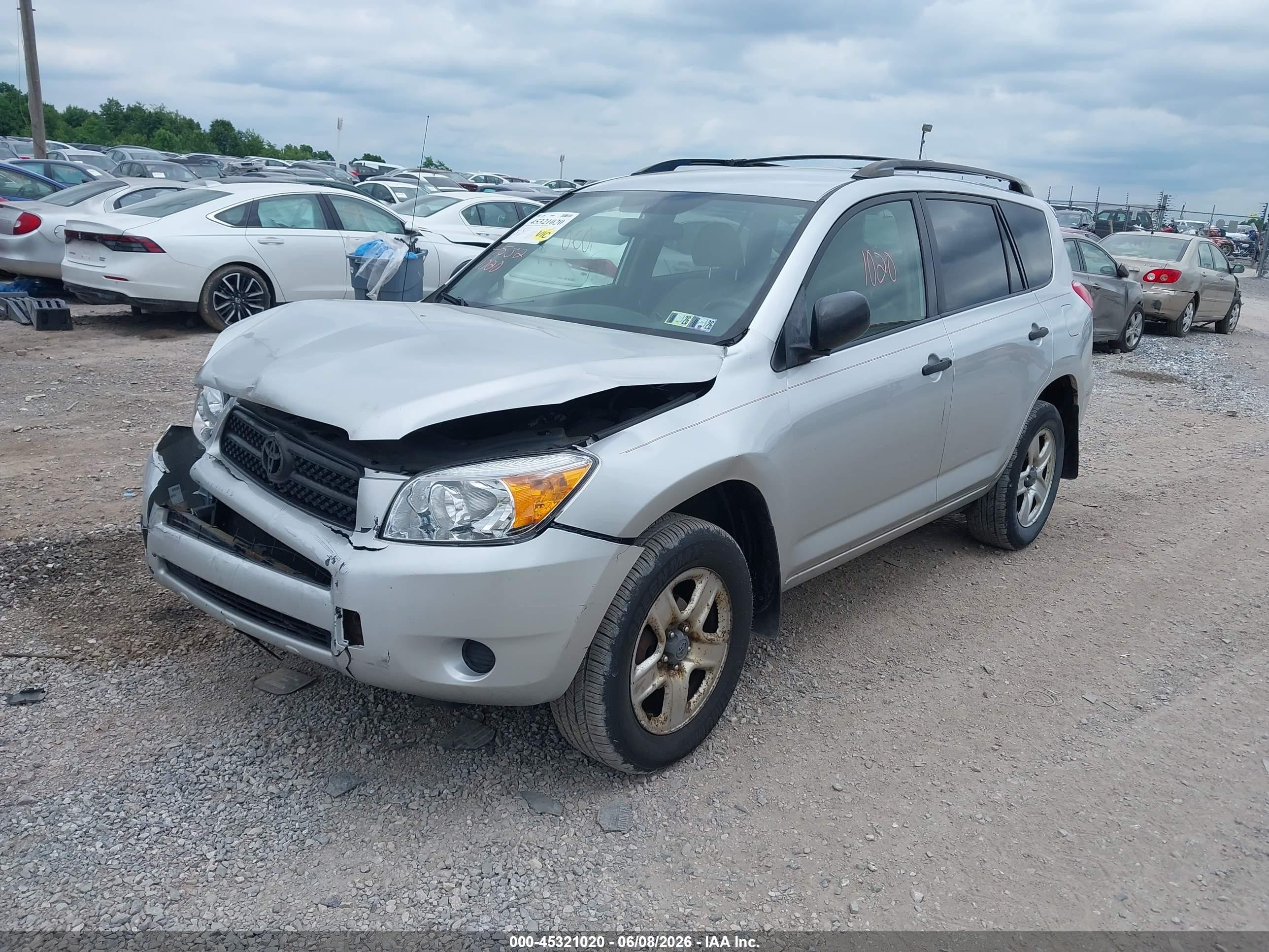 2007 Toyota Rav4   Серебряный vin: JTMBD33V776043537