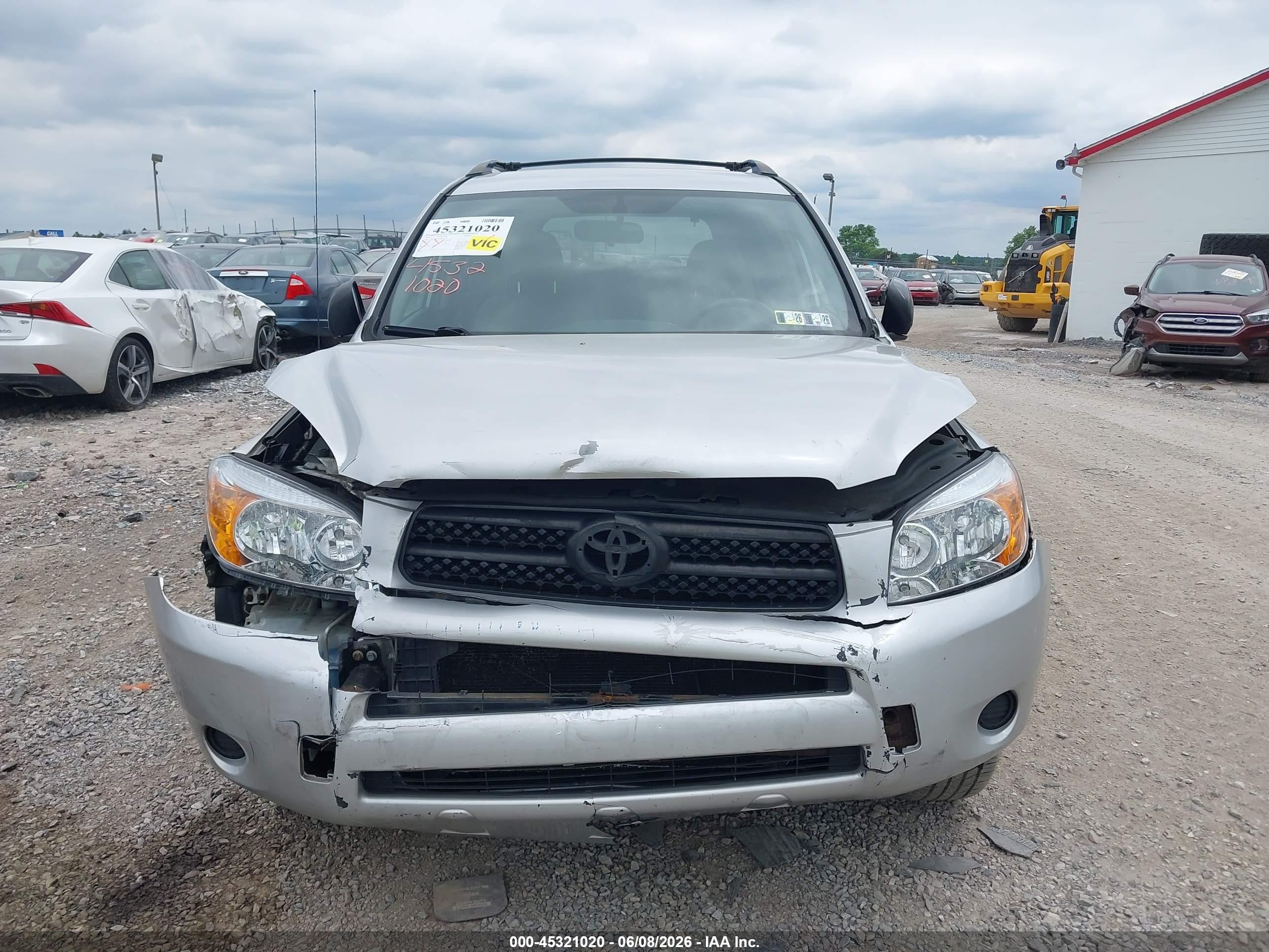 2007 Toyota Rav4   Серебряный vin: JTMBD33V776043537