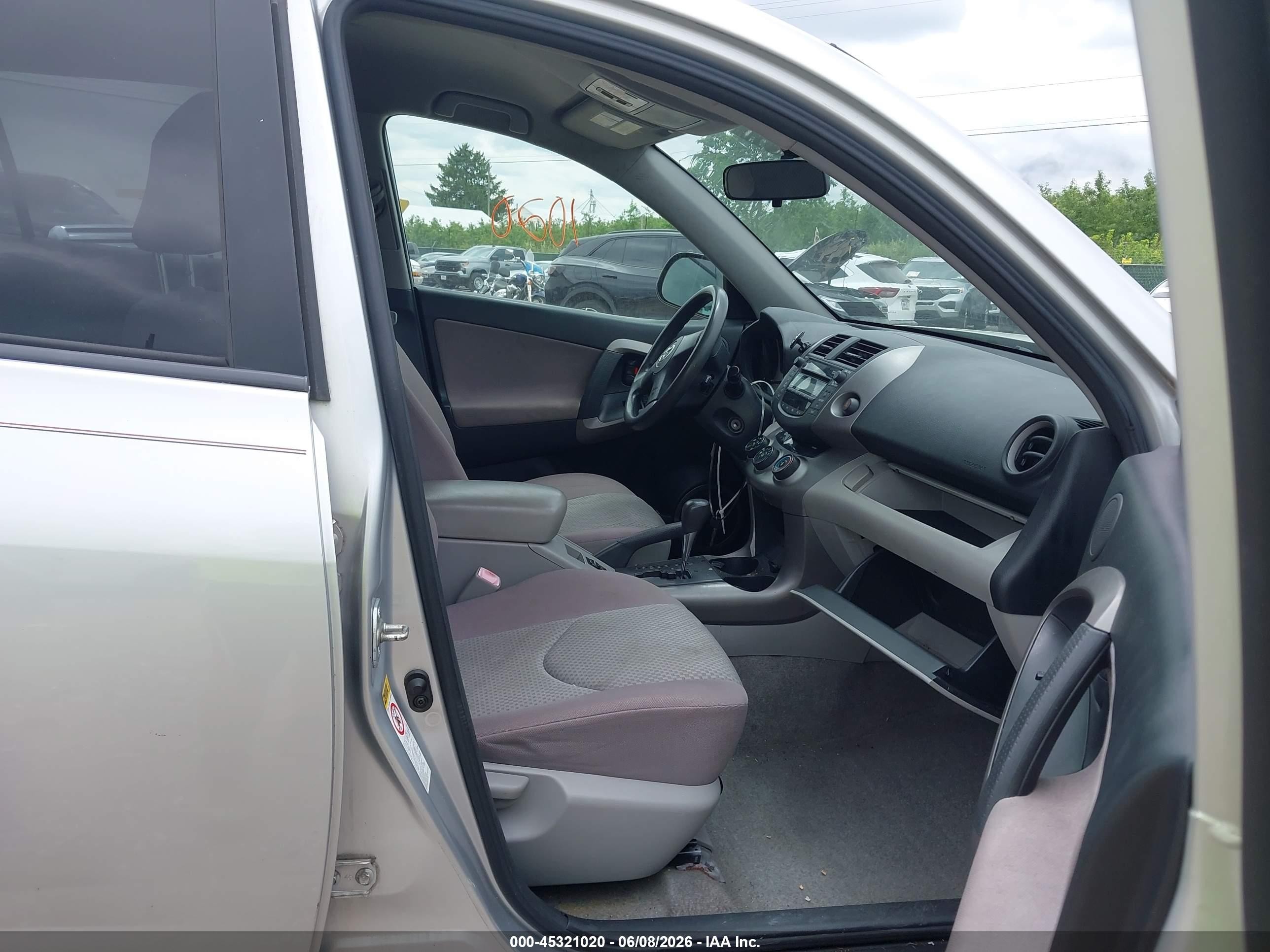 2007 Toyota Rav4   Серебряный vin: JTMBD33V776043537