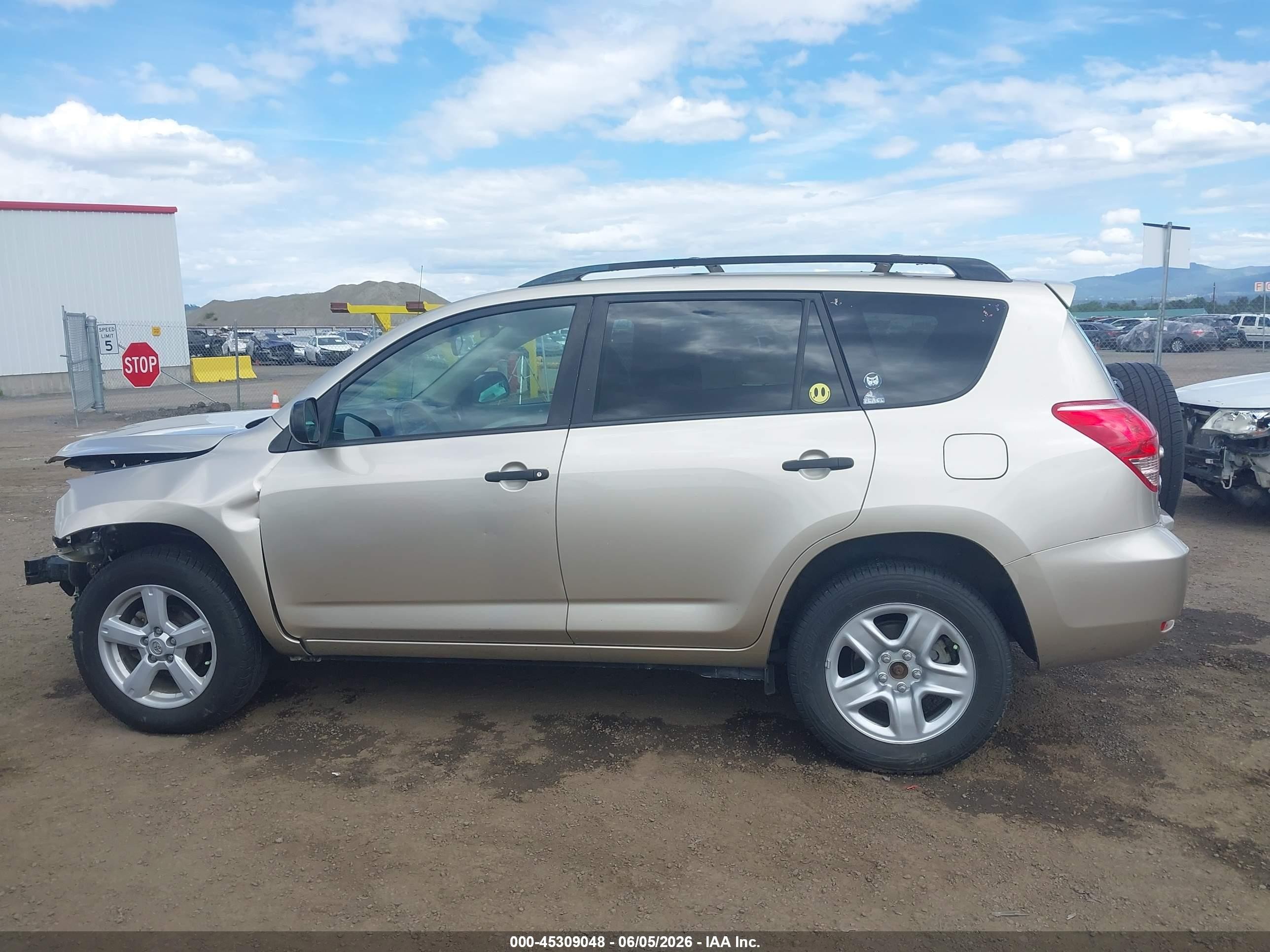 2008 Toyota Rav4   Gold vin: JTMBD33V785188262