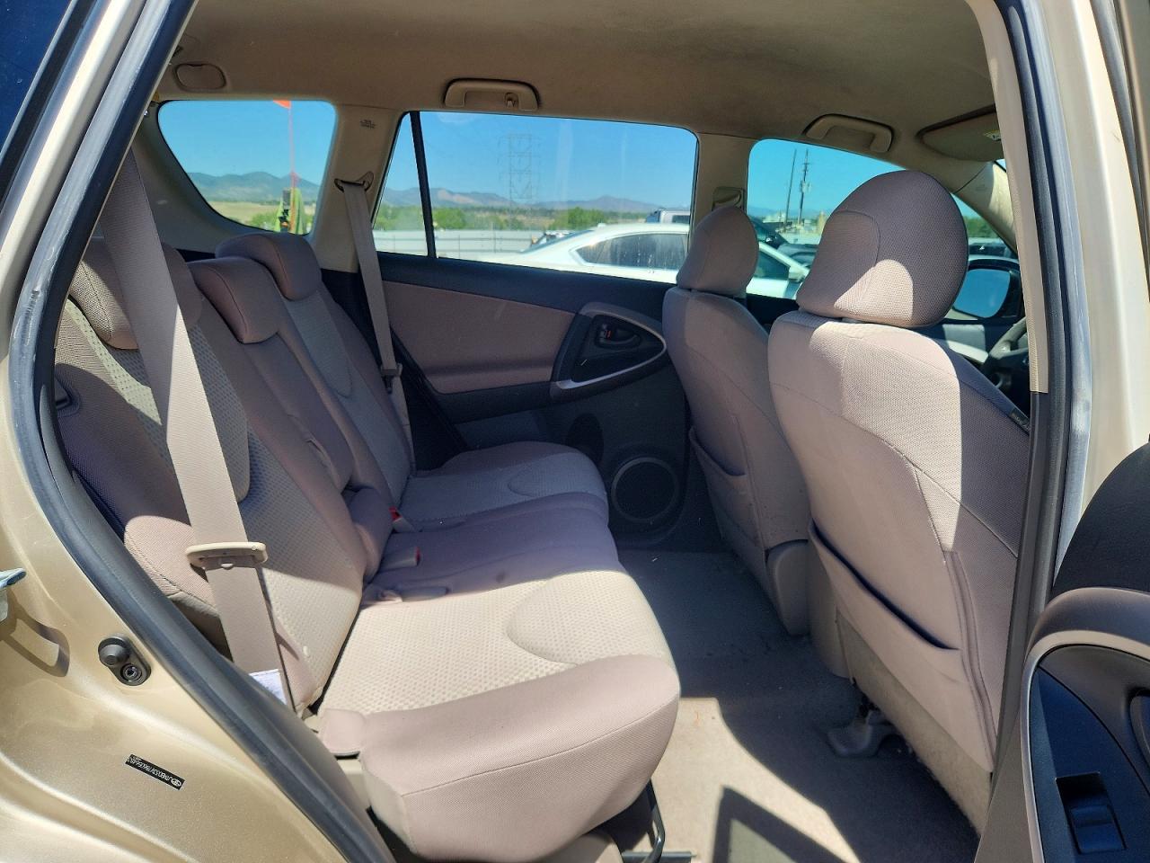 2008 Toyota Rav4 Base Tan vin: JTMBD33V786056483