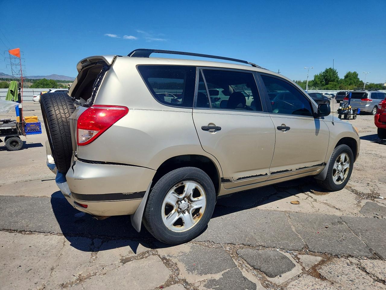 2008 Toyota Rav4 Base Tan vin: JTMBD33V786056483