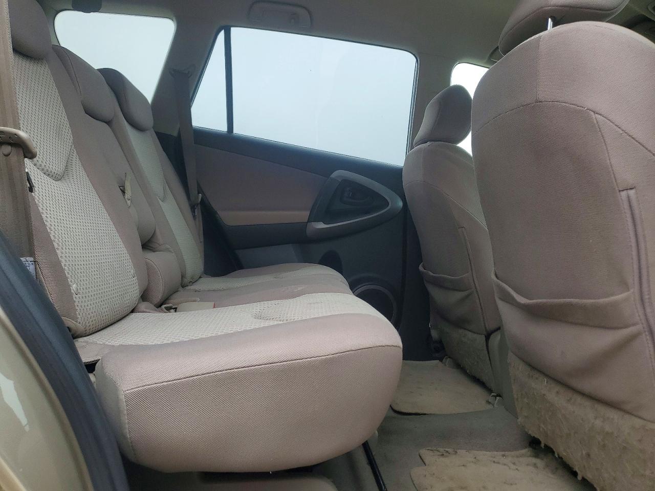 2008 Toyota Rav4 Base Gold vin: JTMBD33V786077088