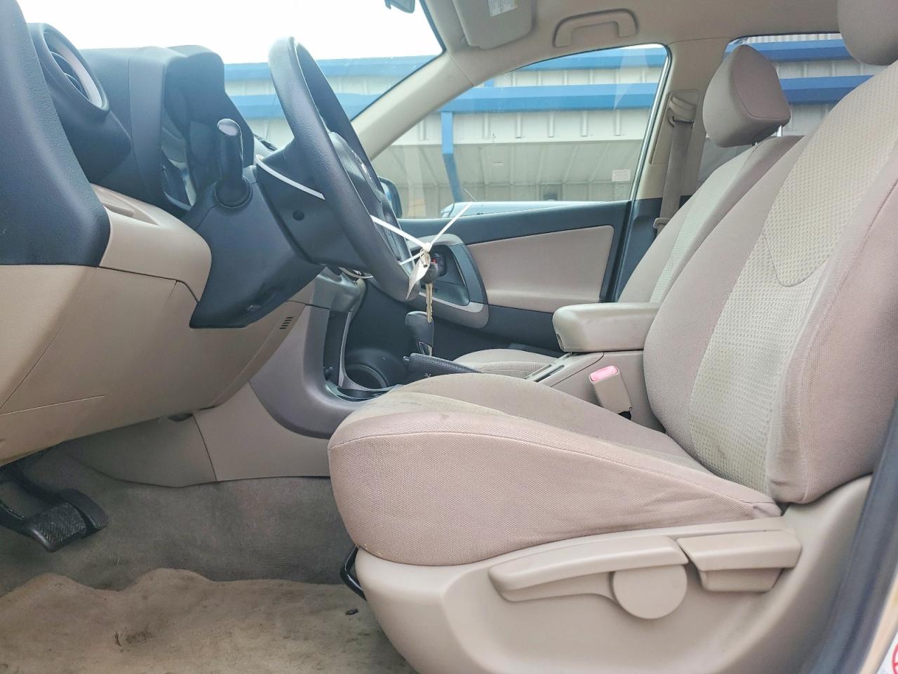2008 Toyota Rav4 Base Gold vin: JTMBD33V786077088