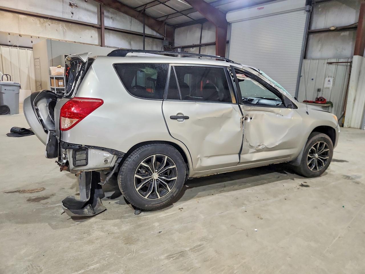 2008 Toyota Rav4 Base Silver vin: JTMBD33V786083702