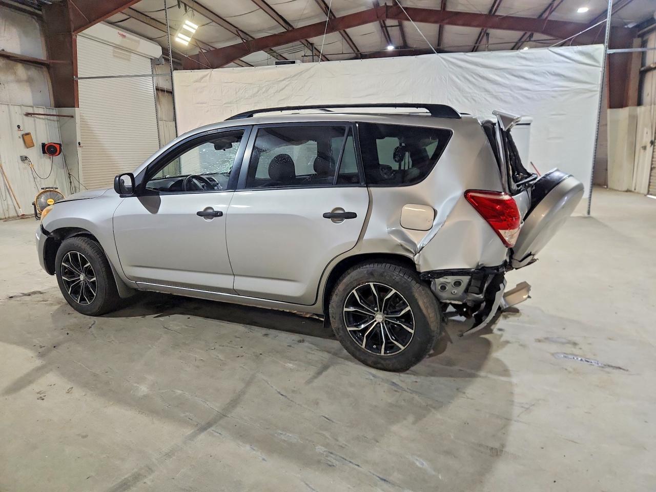 2008 Toyota Rav4 Base Silver vin: JTMBD33V786083702