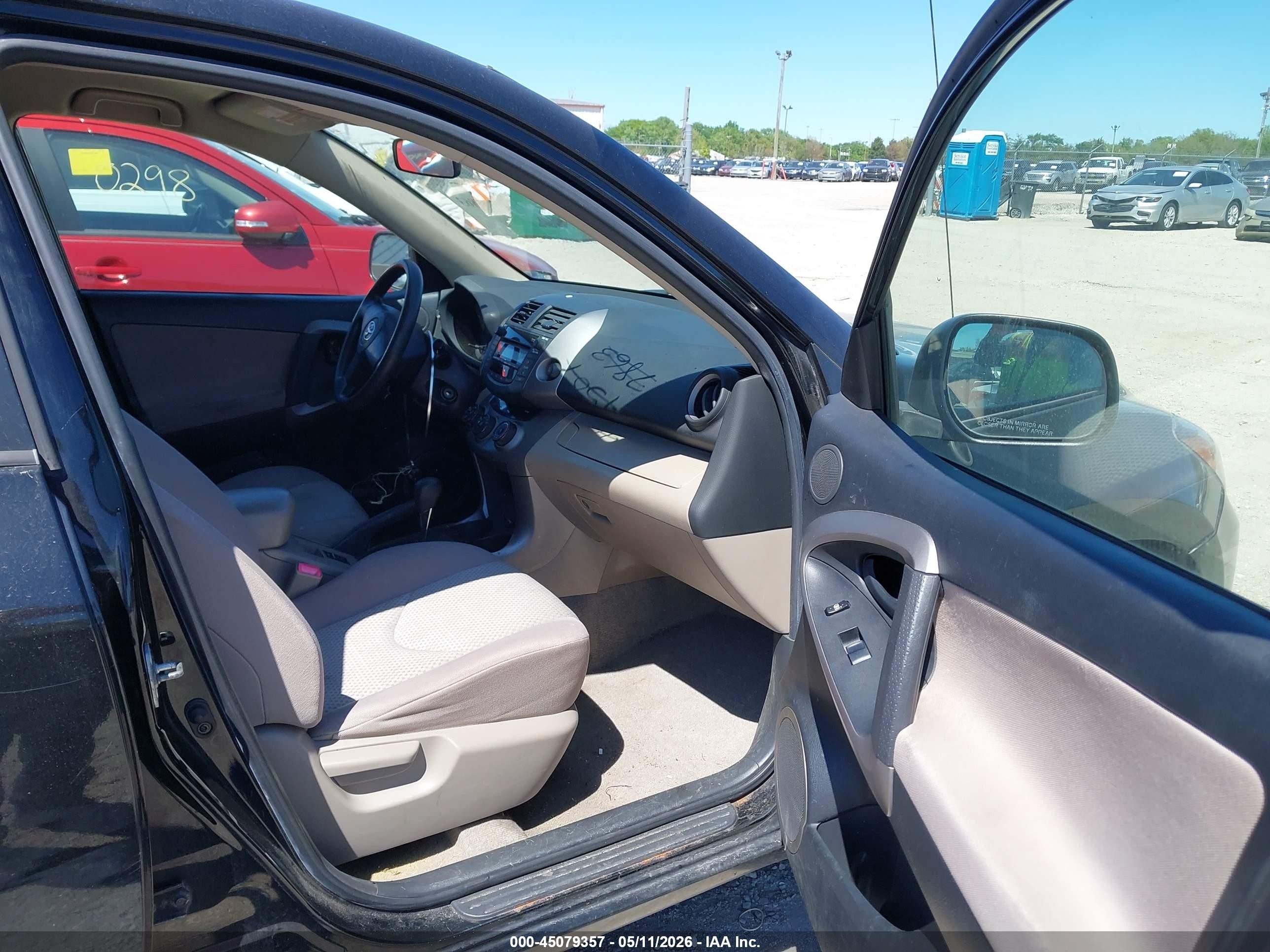 2006 Toyota Rav4   Black vin: JTMBD33V865010034