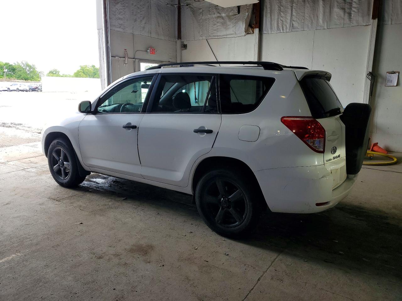 2006 Toyota Rav4 Base White vin: JTMBD33V865020336