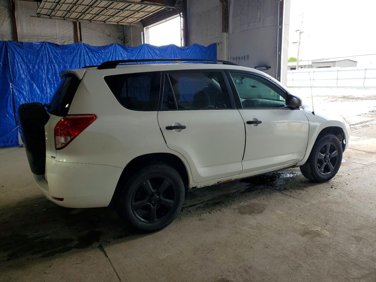2006 Toyota Rav4 Base White vin: JTMBD33V865020336