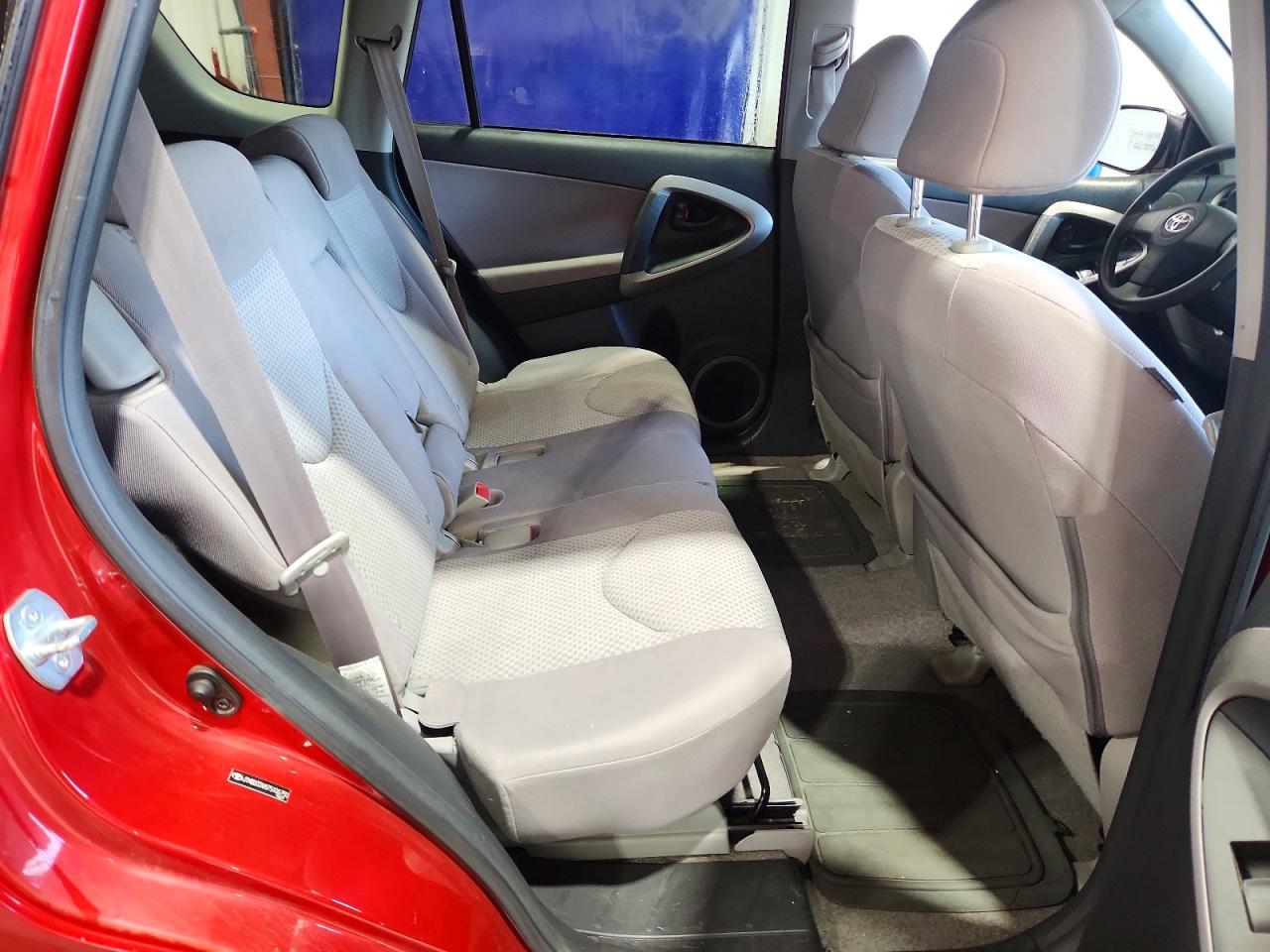 2007 Toyota Rav4 Base Красный vin: JTMBD33V875106750