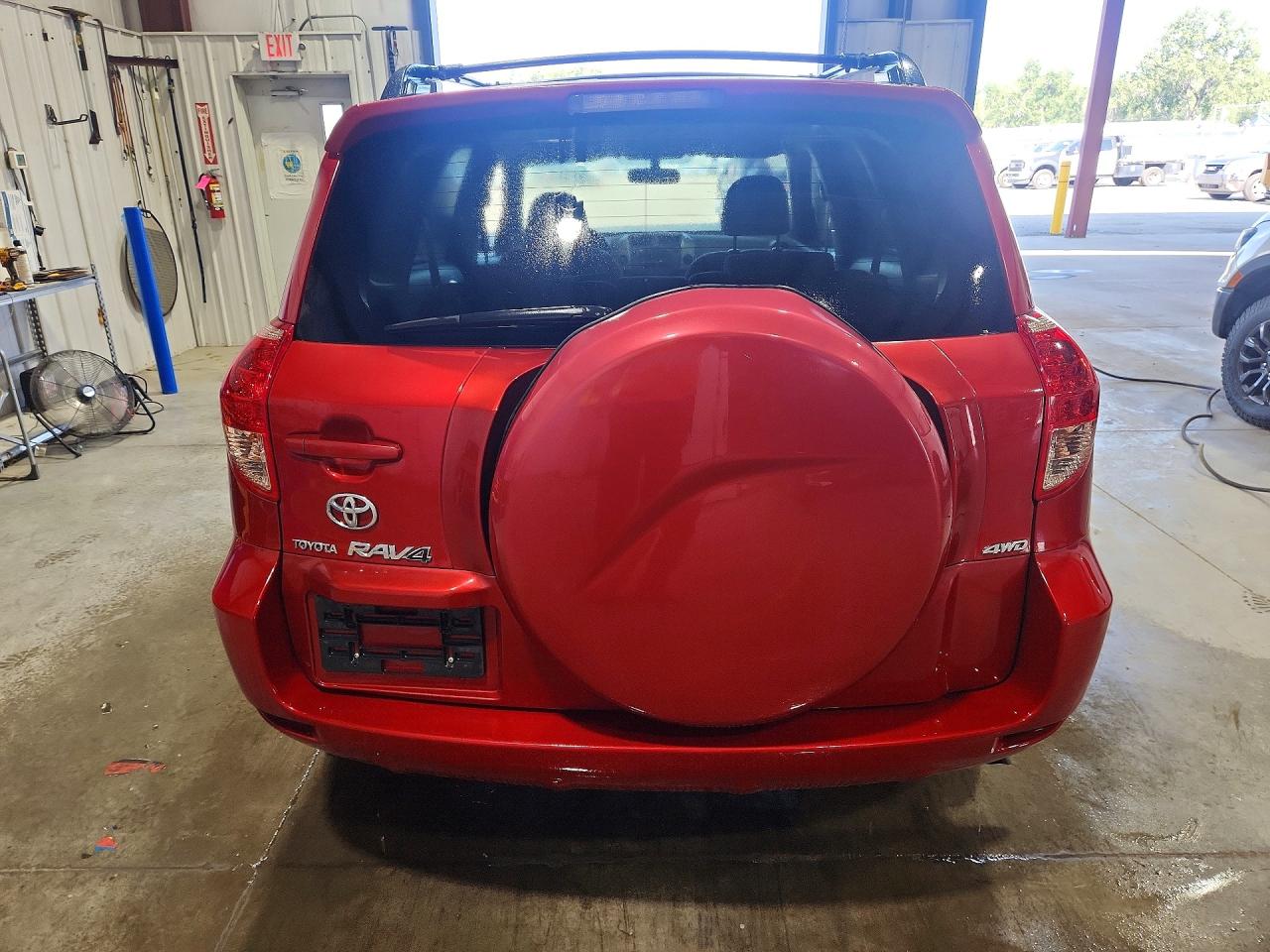 2007 Toyota Rav4 Base Красный vin: JTMBD33V875106750