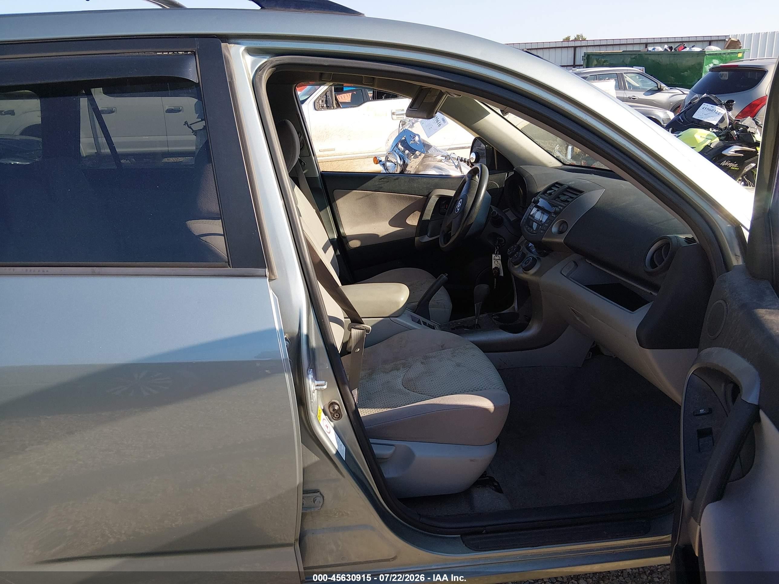 2007 Toyota Rav4   Gray vin: JTMBD33V876050318