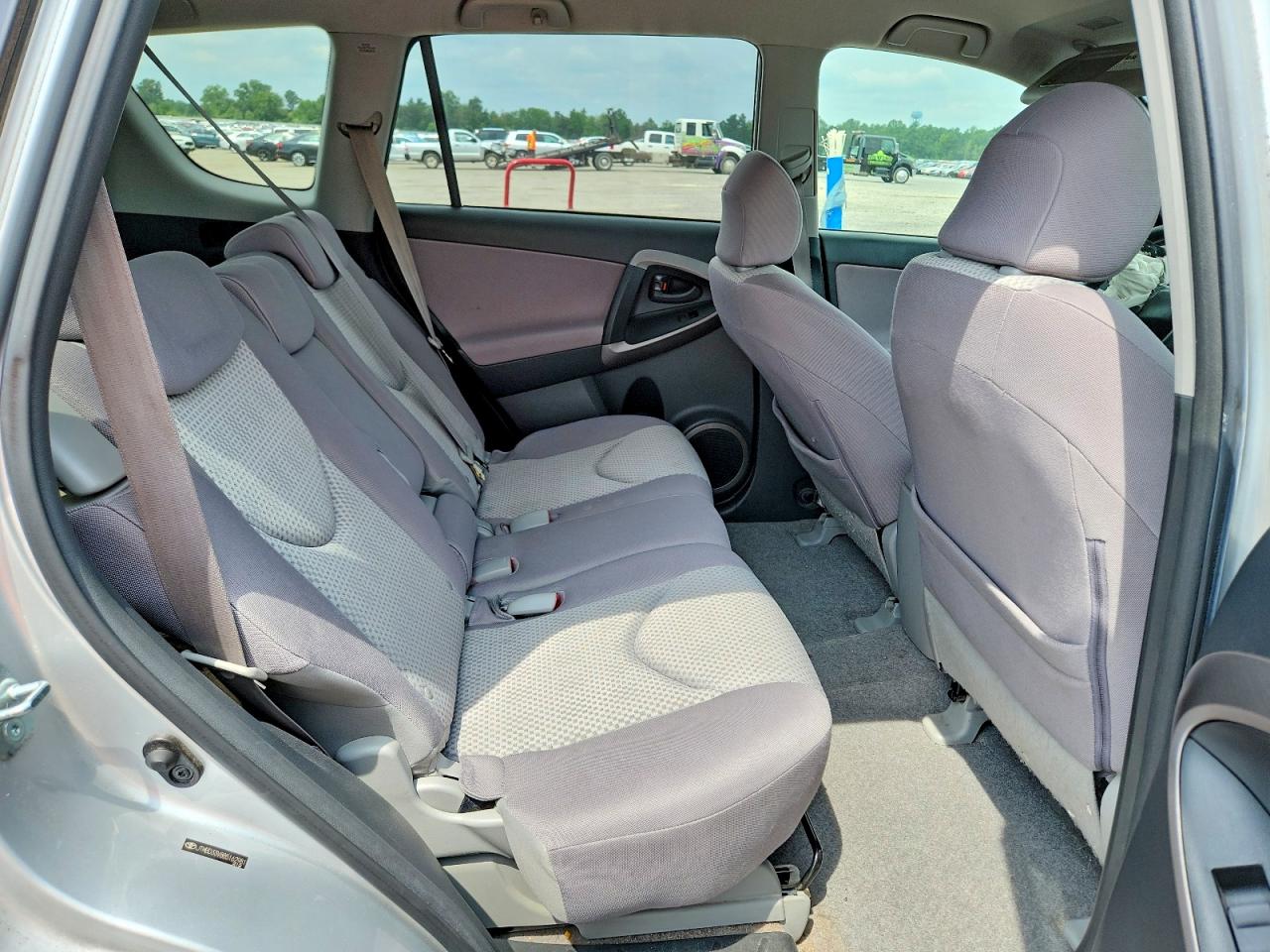 2008 Toyota Rav4 Base Silver vin: JTMBD33V885162981