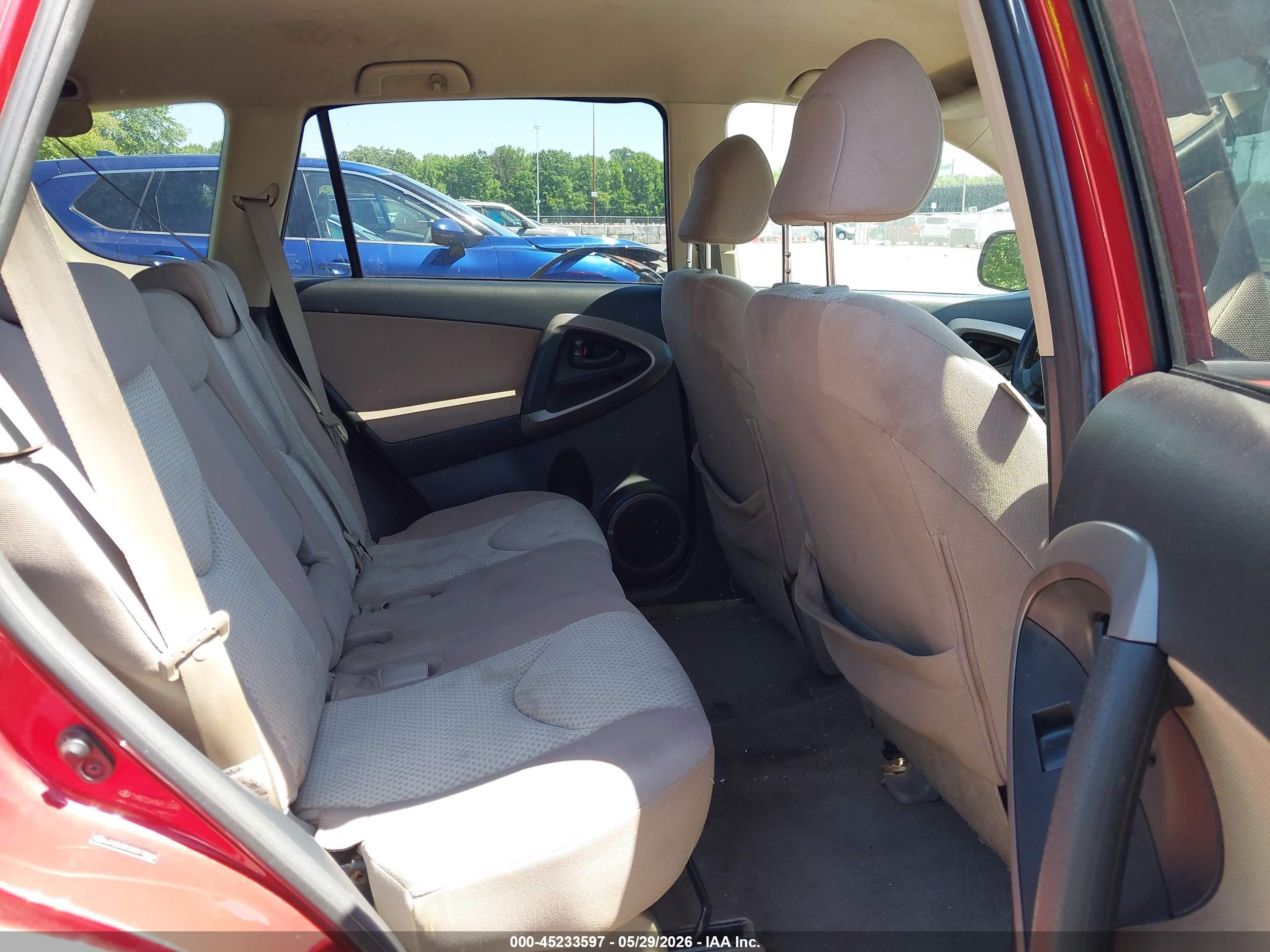 2008 Toyota Rav4   Red vin: JTMBD33V885174466