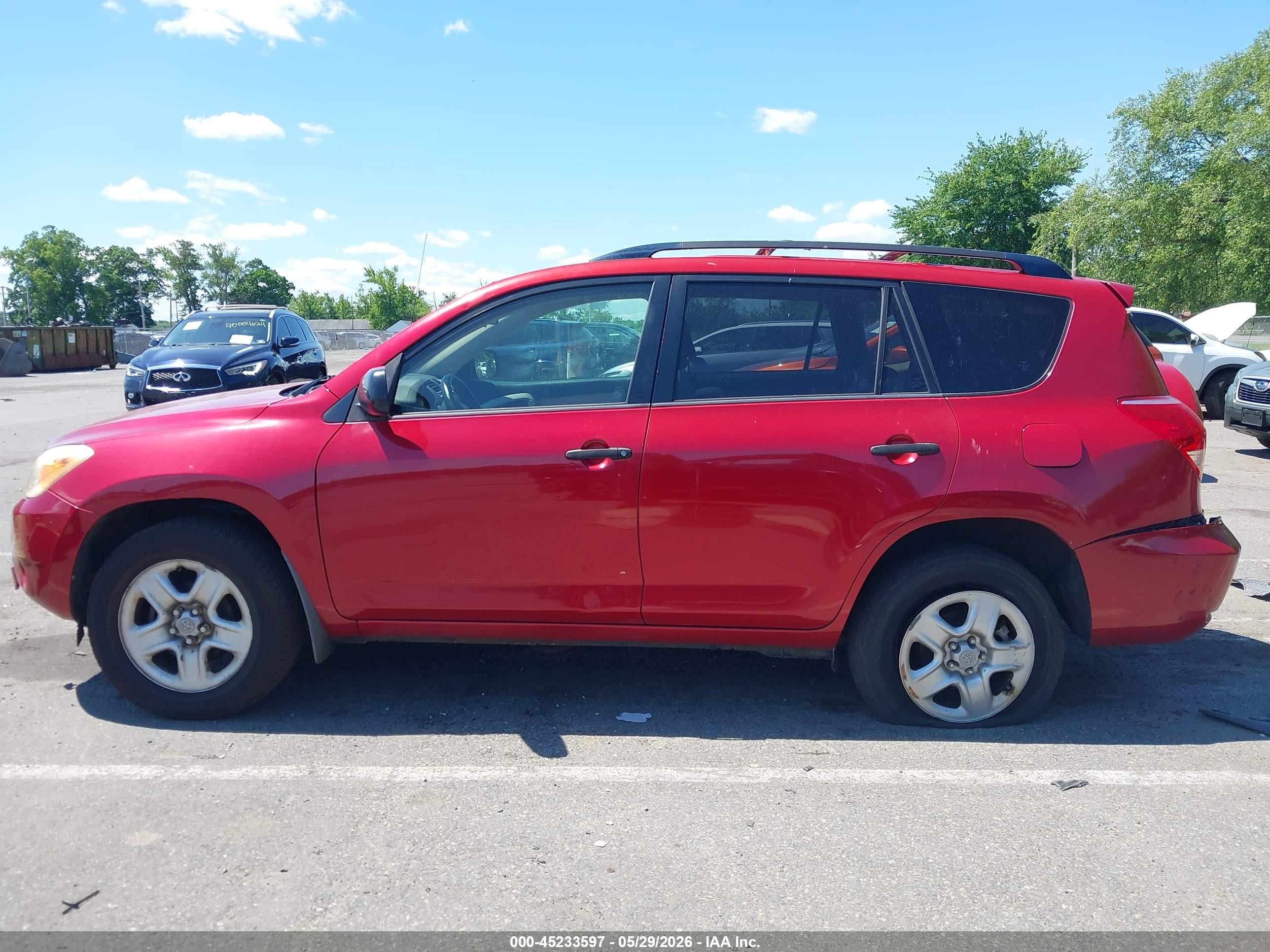 2008 Toyota Rav4   Red vin: JTMBD33V885174466
