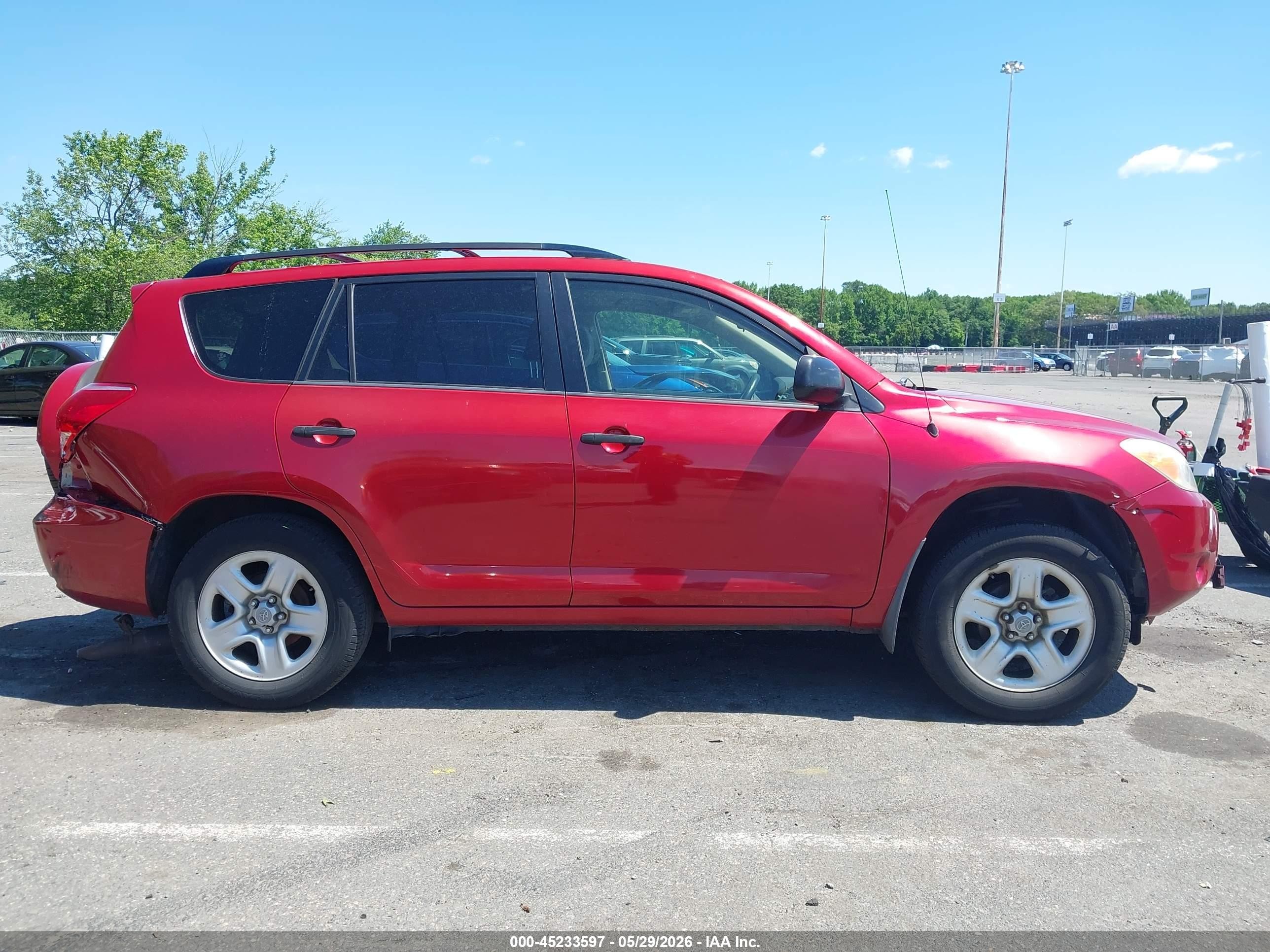 2008 Toyota Rav4   Red vin: JTMBD33V885174466