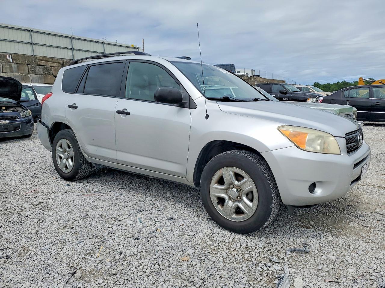 2008 Toyota Rav4 Base Silver vin: JTMBD33V886078976