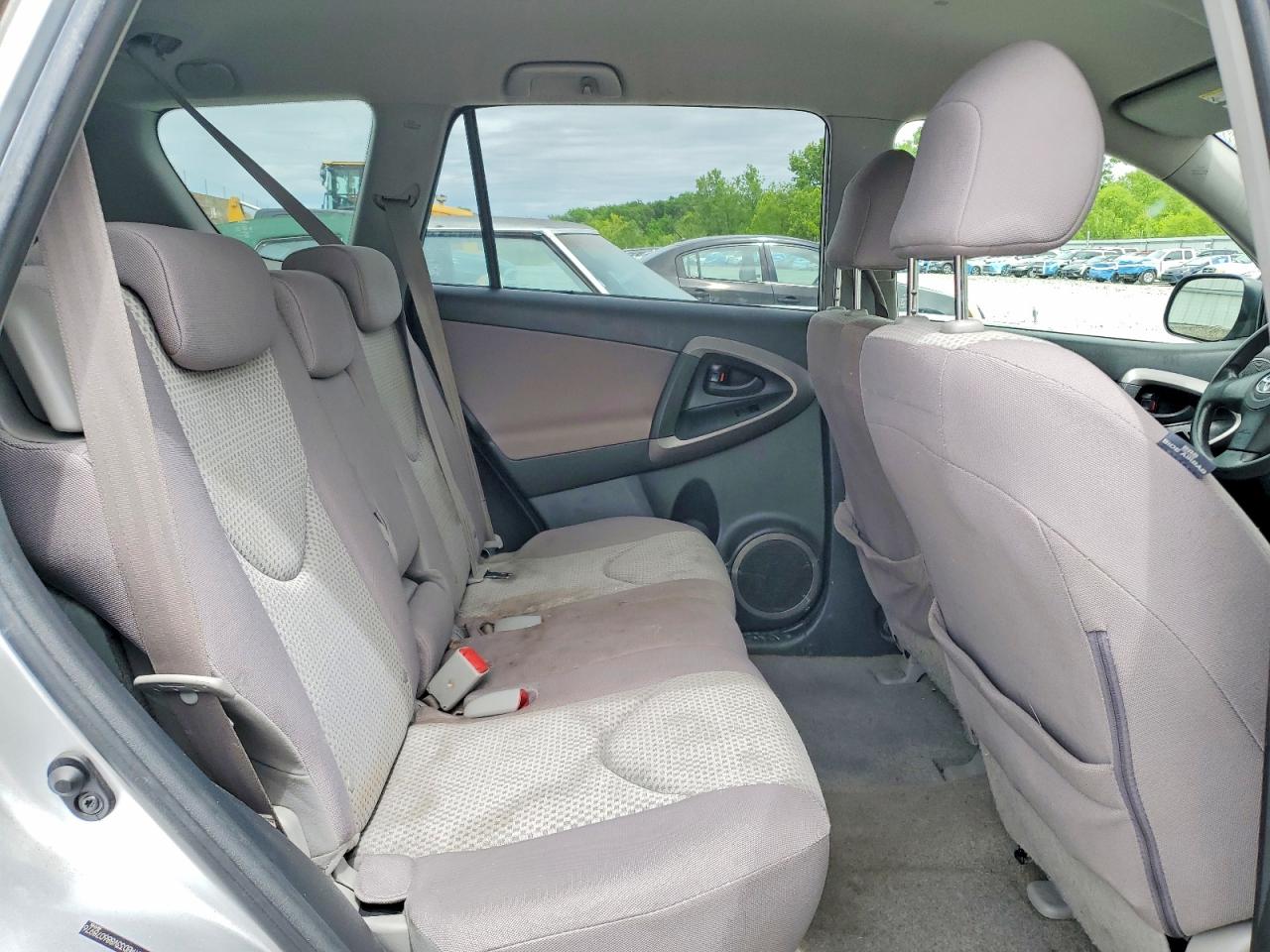 2008 Toyota Rav4 Base Silver vin: JTMBD33V886078976