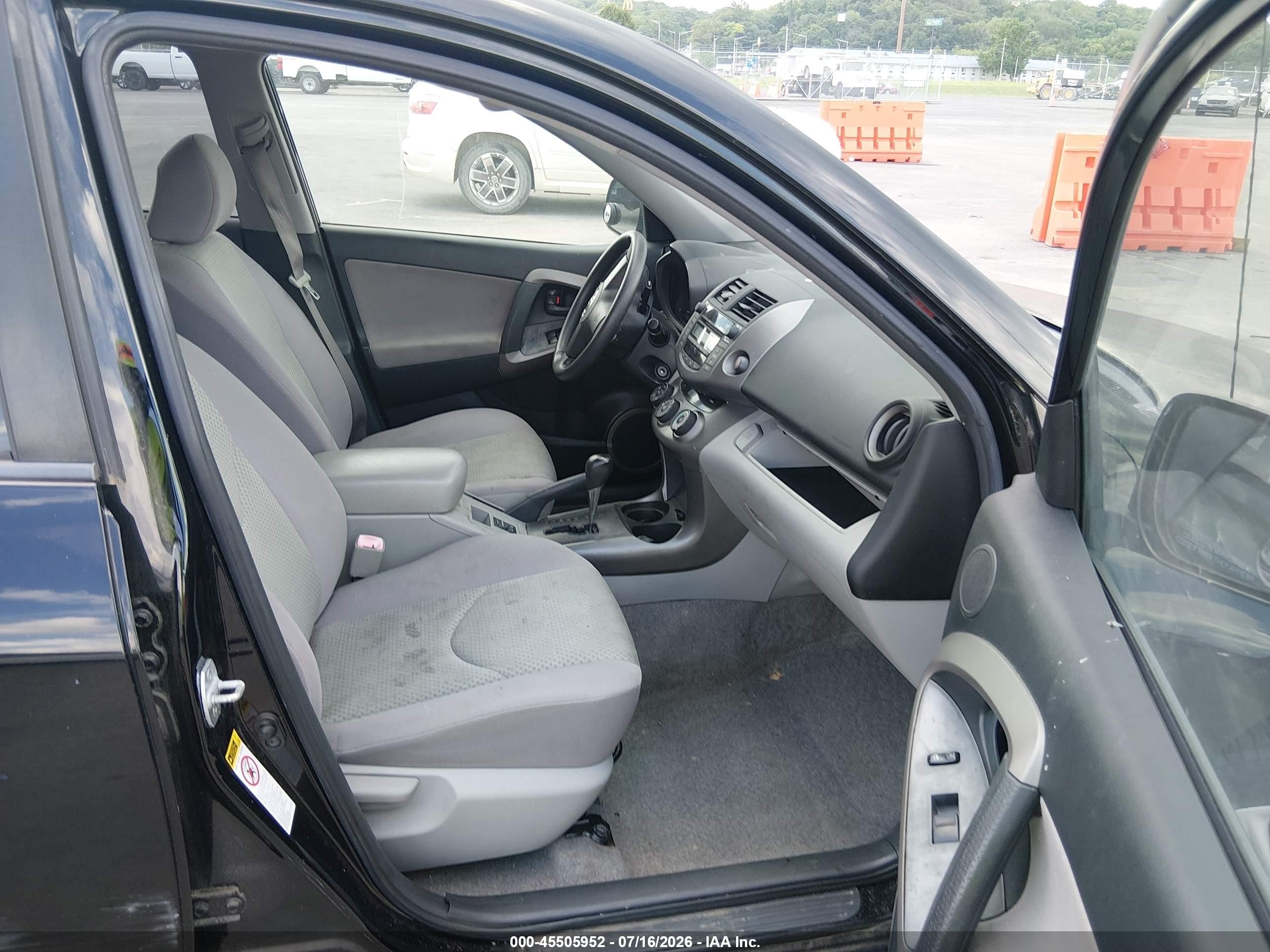 2008 Toyota Rav4   Black vin: JTMBD33V886089606